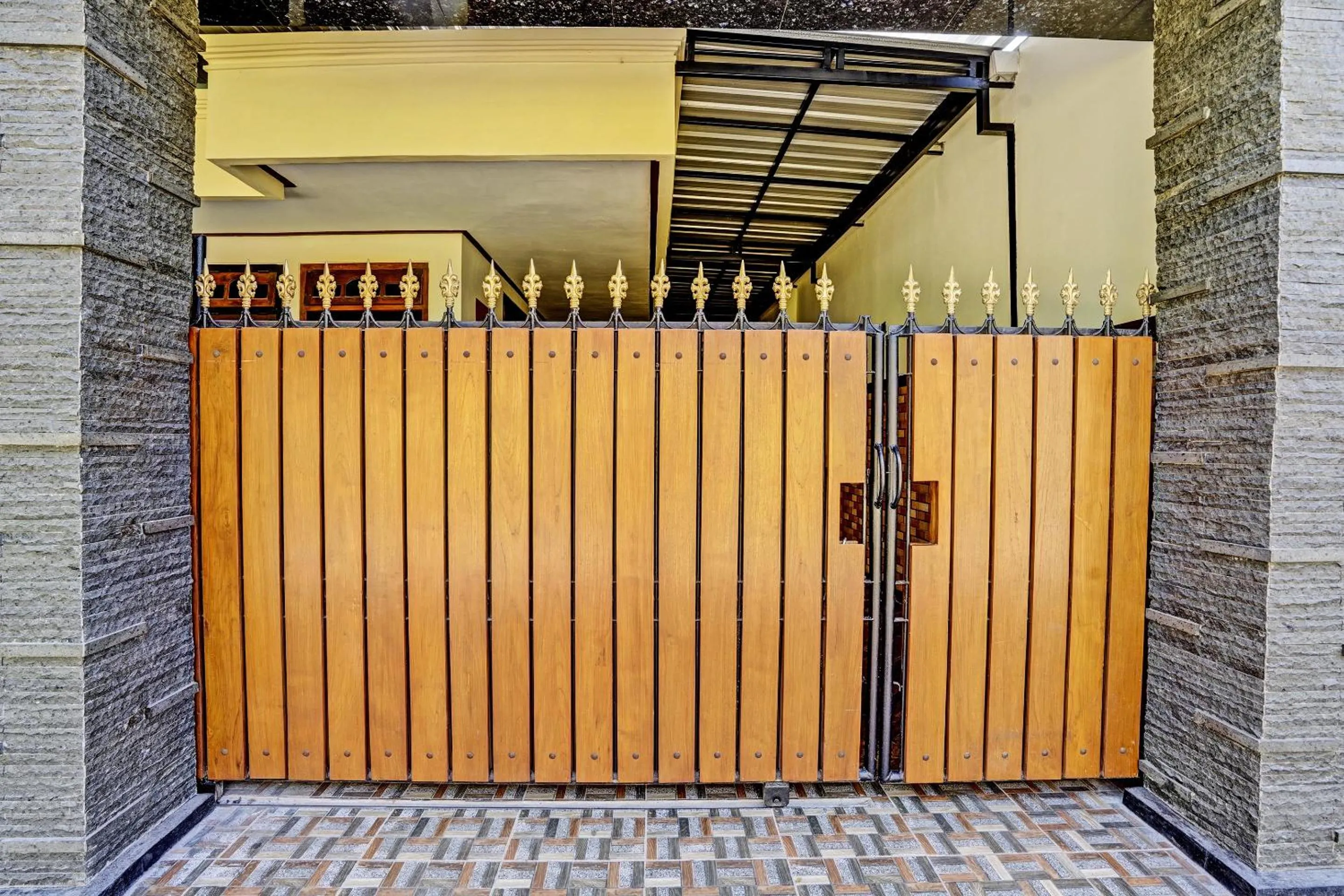 Facade/entrance in OYO Life 92785 Wisma Trubus Syariah