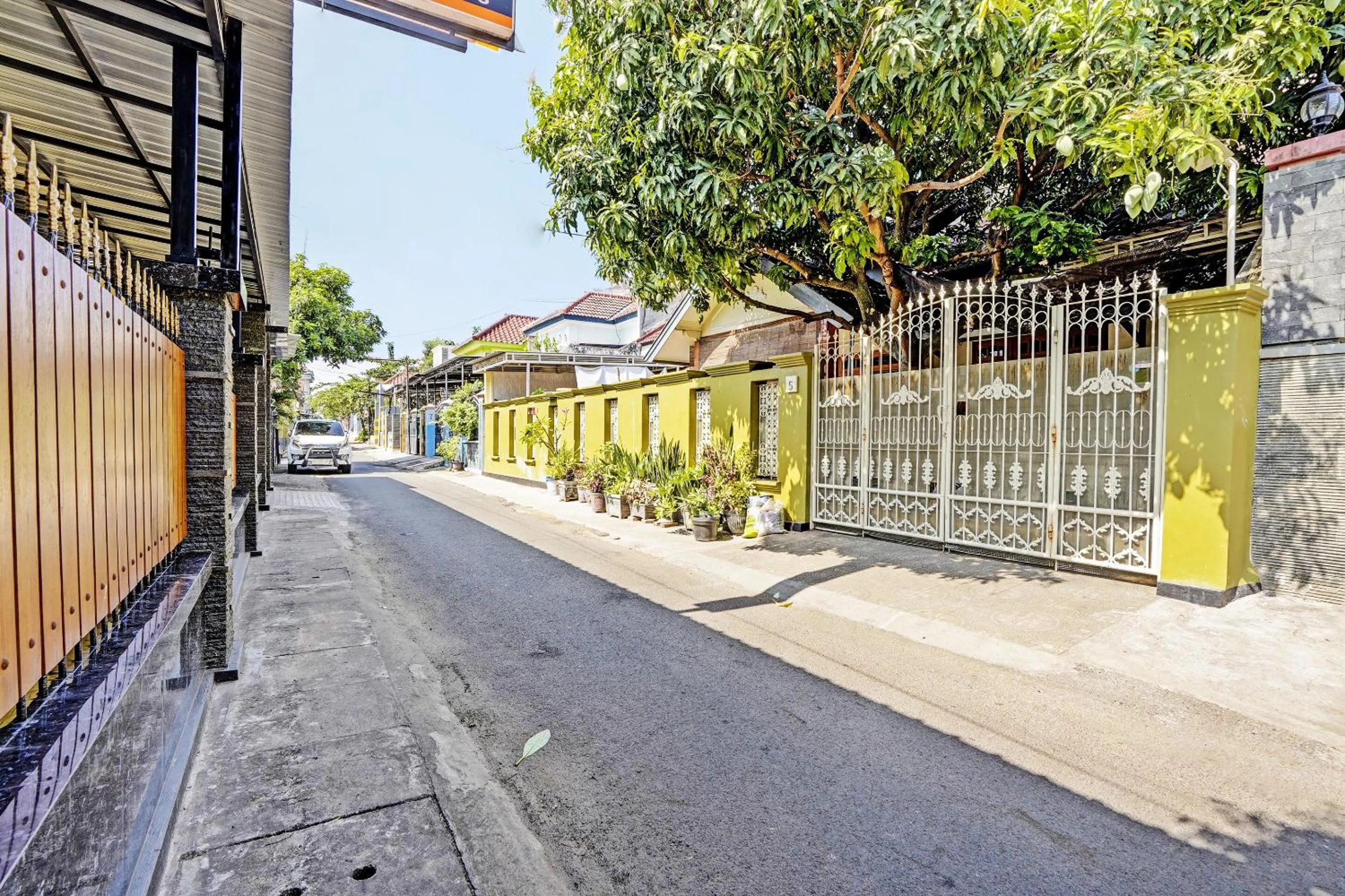 Facade/entrance in OYO Life 92785 Wisma Trubus Syariah