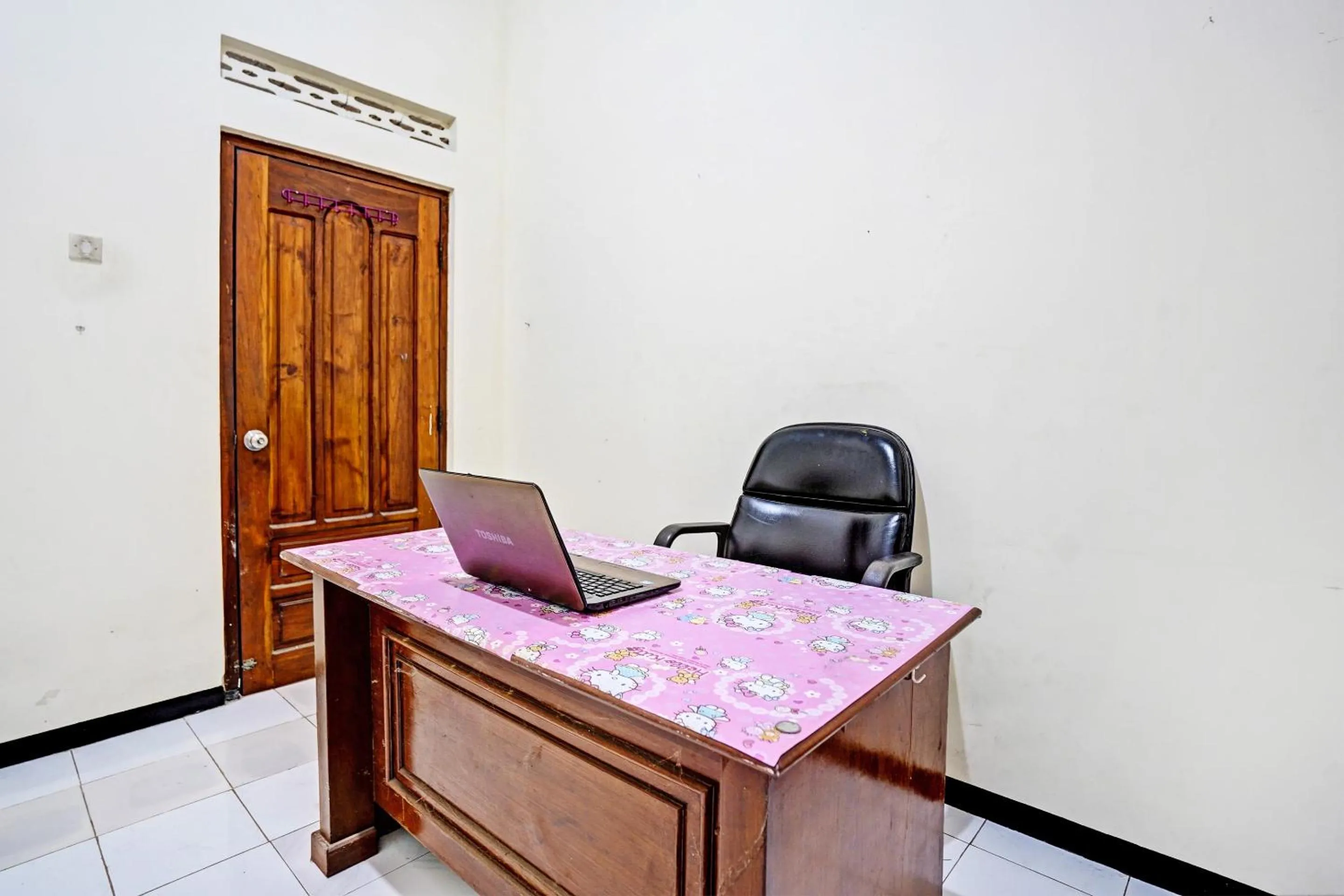 Lobby or reception in OYO Life 92785 Wisma Trubus Syariah
