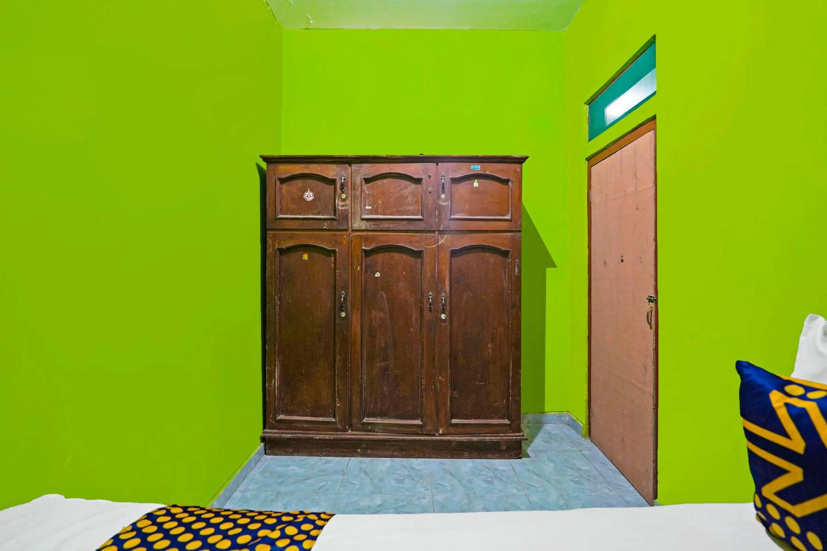 Bedroom, Bed in Hotel O Homestay Barokah