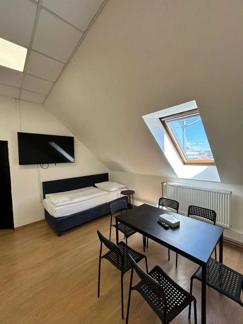 TV and multimedia, Bed in Powder Tower Suites