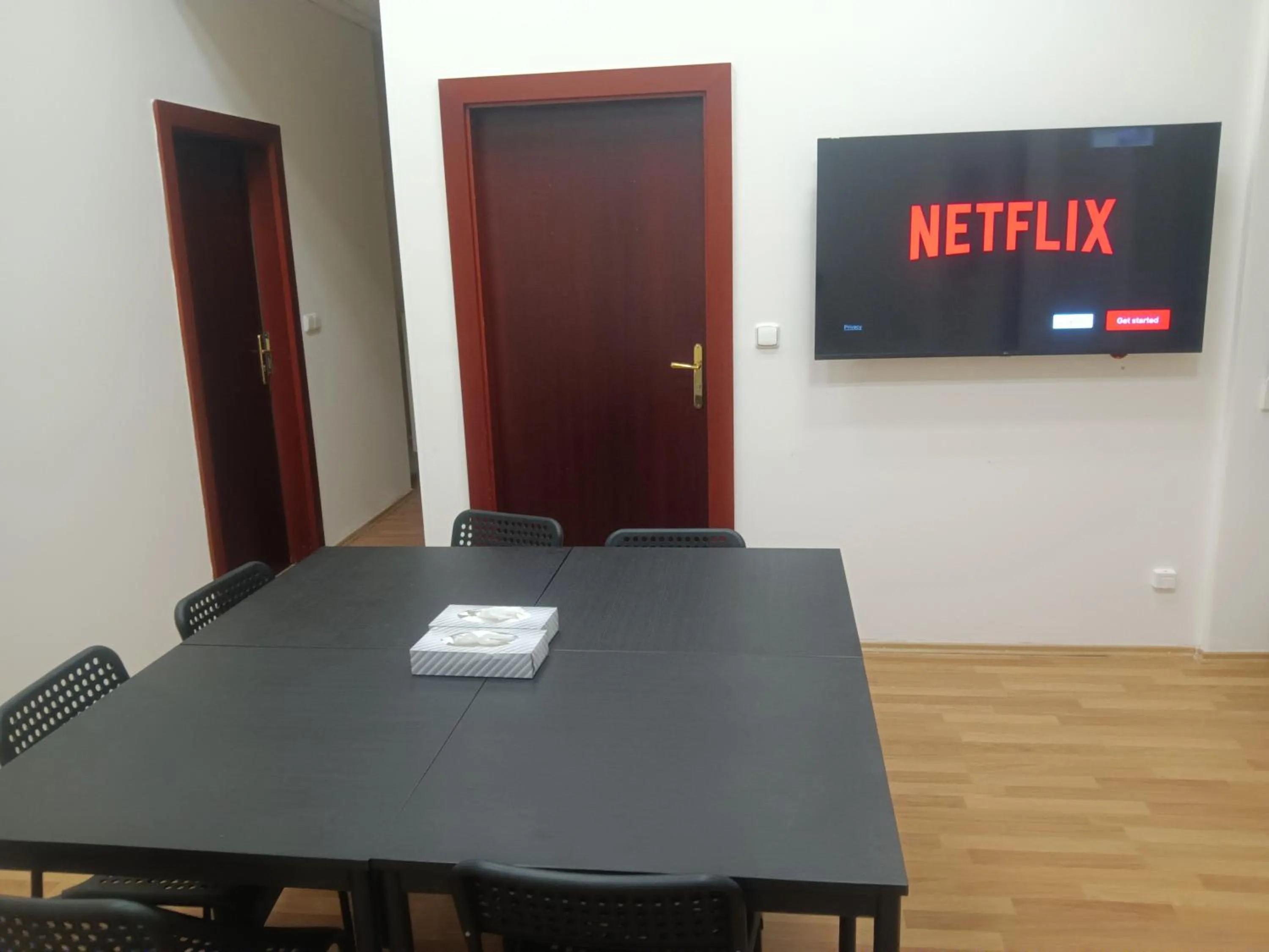 TV and multimedia in Powder Tower Suites