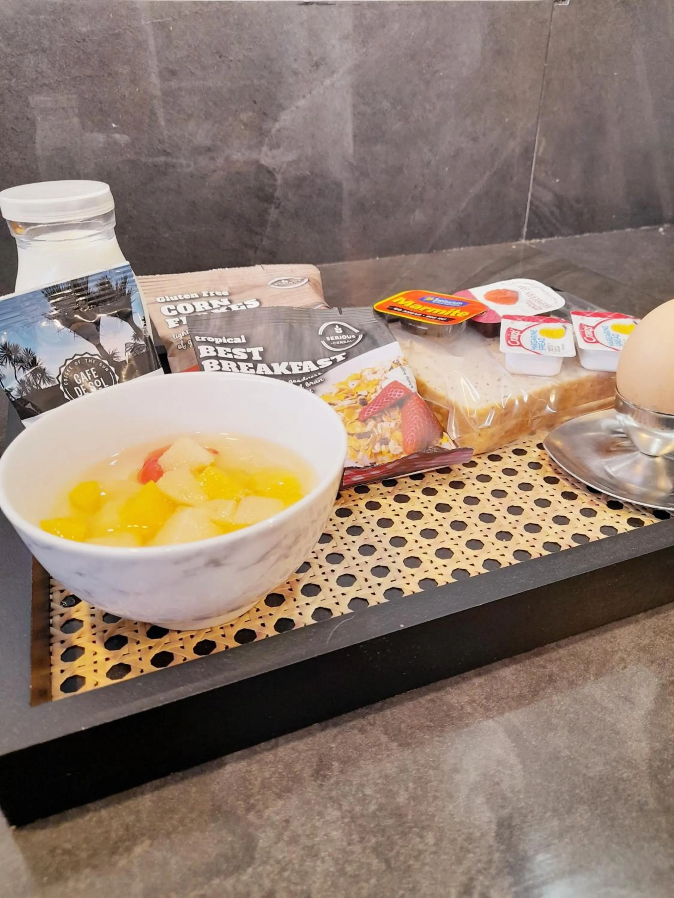 Breakfast in Hotel The York - Couple-unfriendly hotel