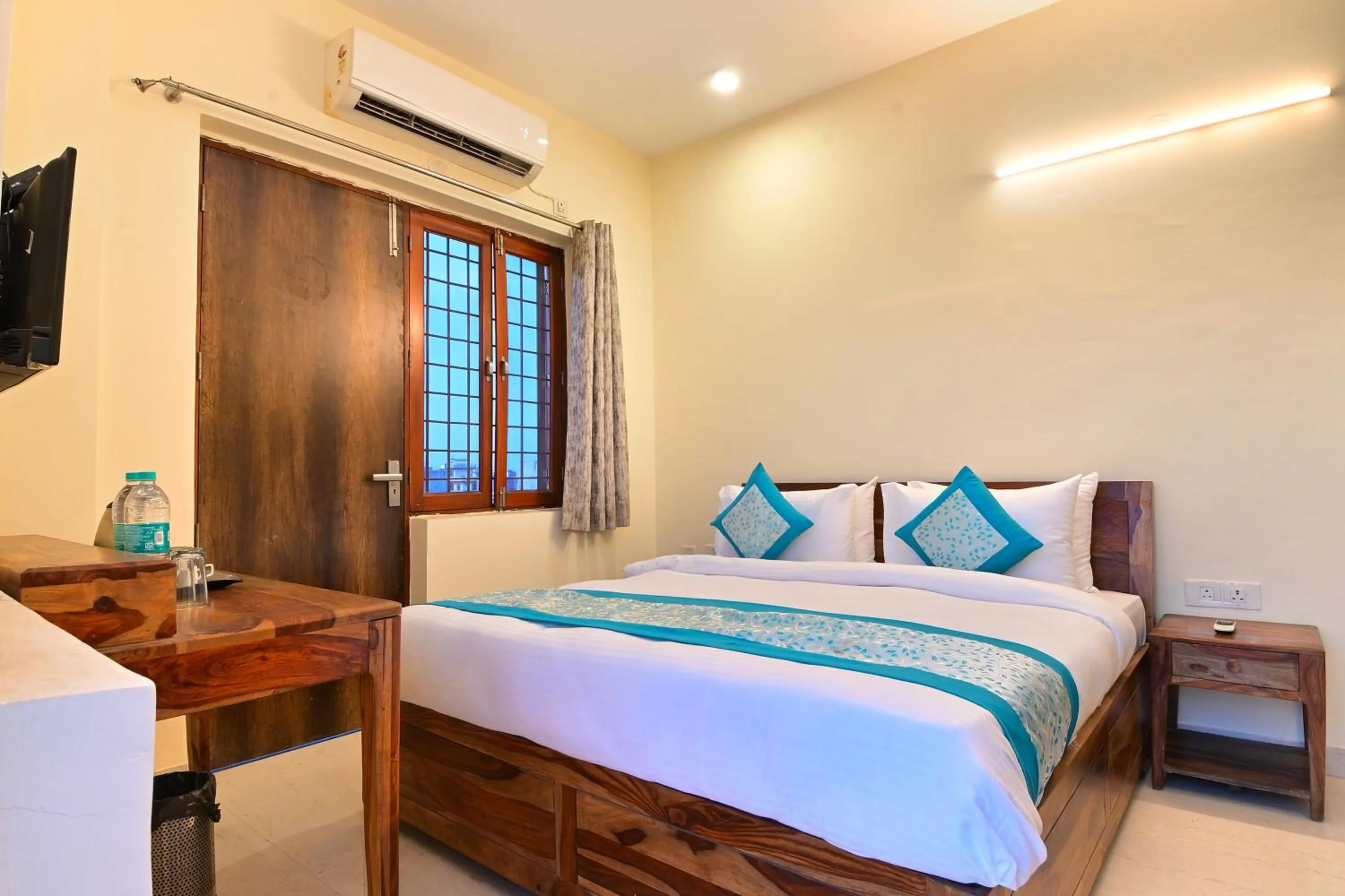 Bed in Hotel The York - Couple-unfriendly hotel