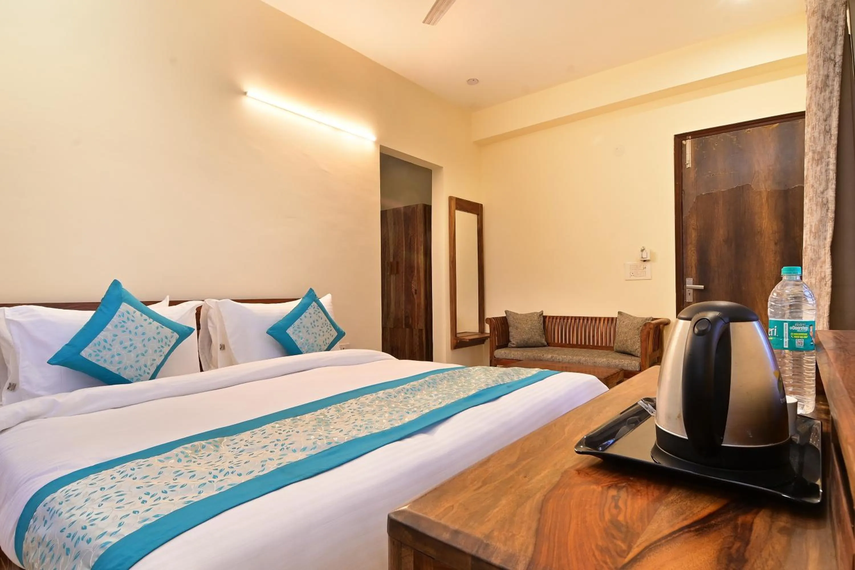 Bed in Hotel The York - Couple-unfriendly hotel