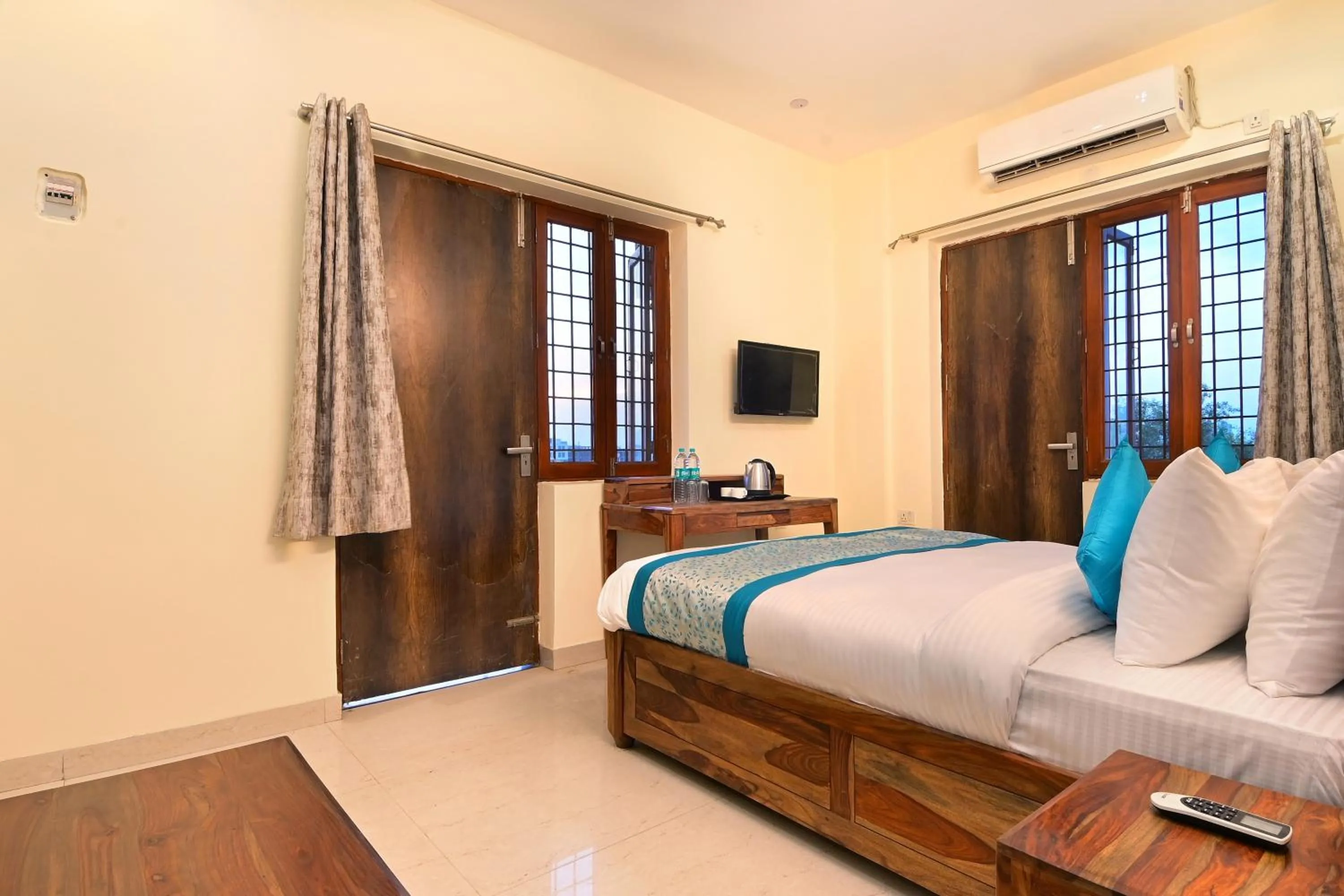 Bed in Hotel The York - Couple-unfriendly hotel