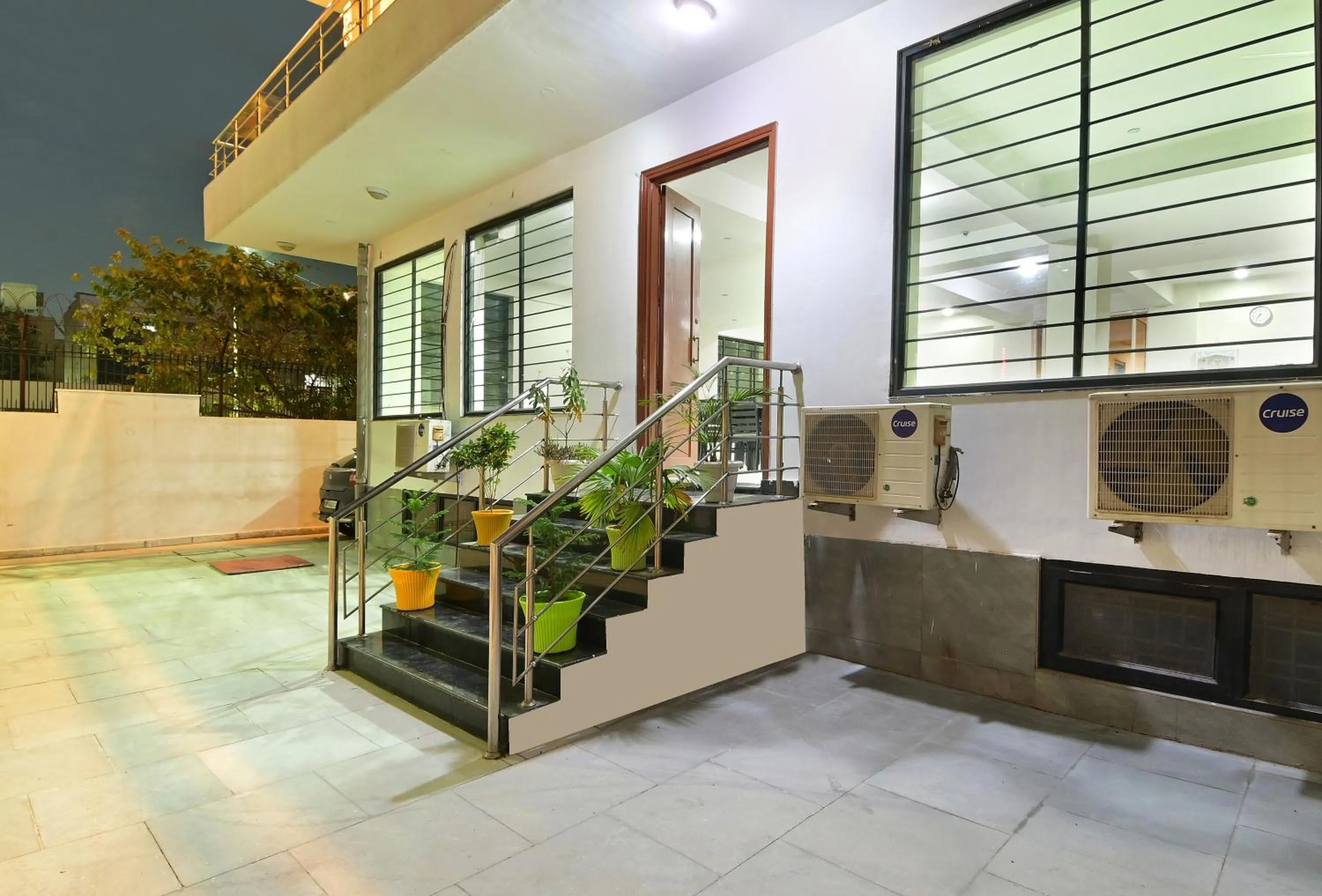 Facade/entrance in Hotel The York - Couple-unfriendly hotel