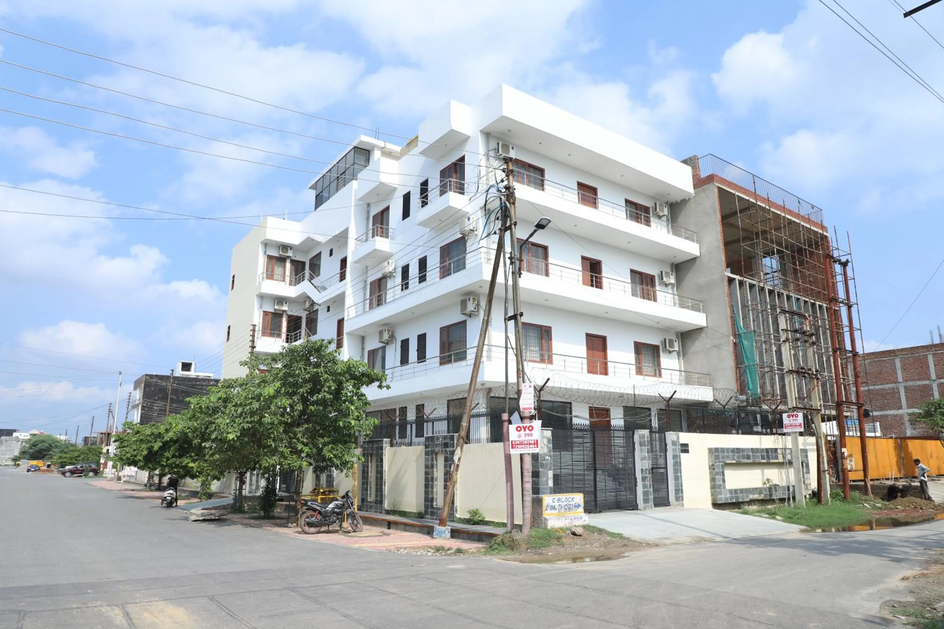 Property building in Hotel The York - Couple-unfriendly hotel