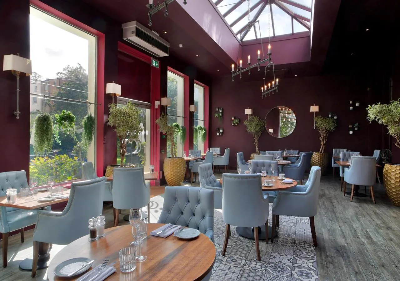 Restaurant/places to eat in Queens Hotel Cheltenham