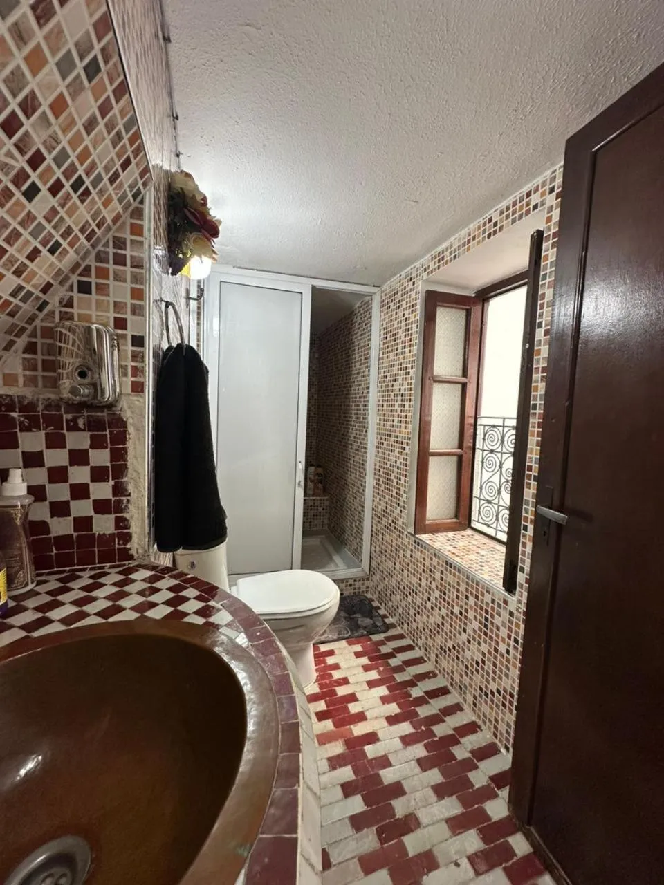 Shower in Riad Baba