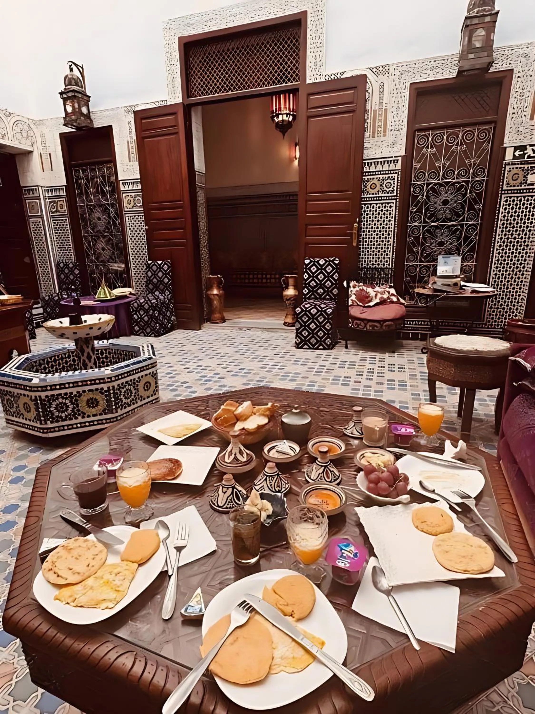 Restaurant/places to eat in Riad Baba