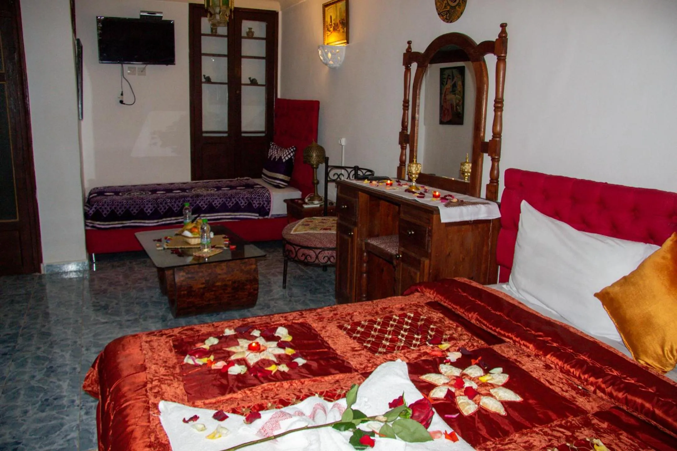 Photo of the whole room, Bed in Riad Baba