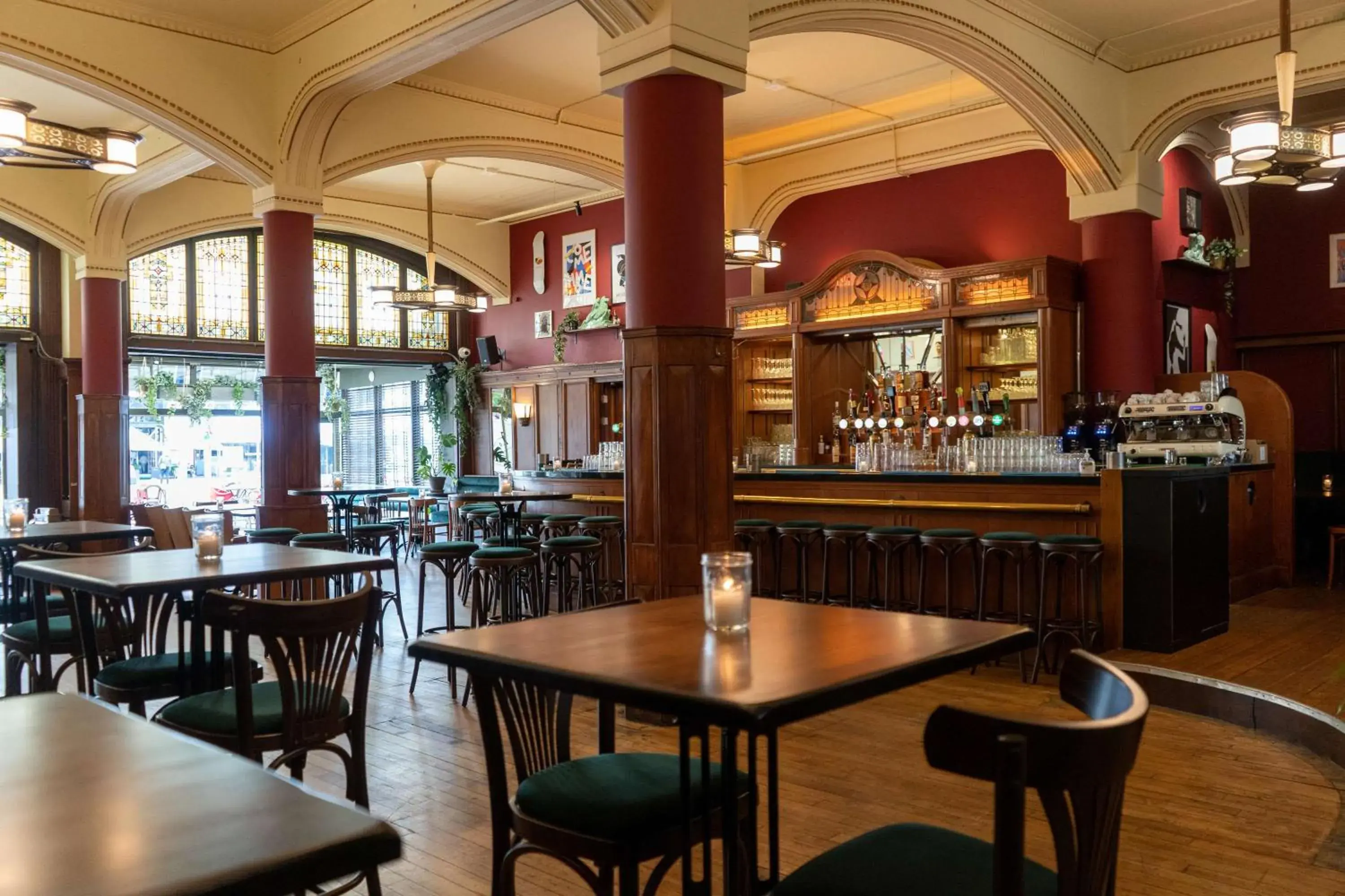 Lounge or bar in NH Amsterdam Schiller Lounge or bar in NH Amsterdam Schiller