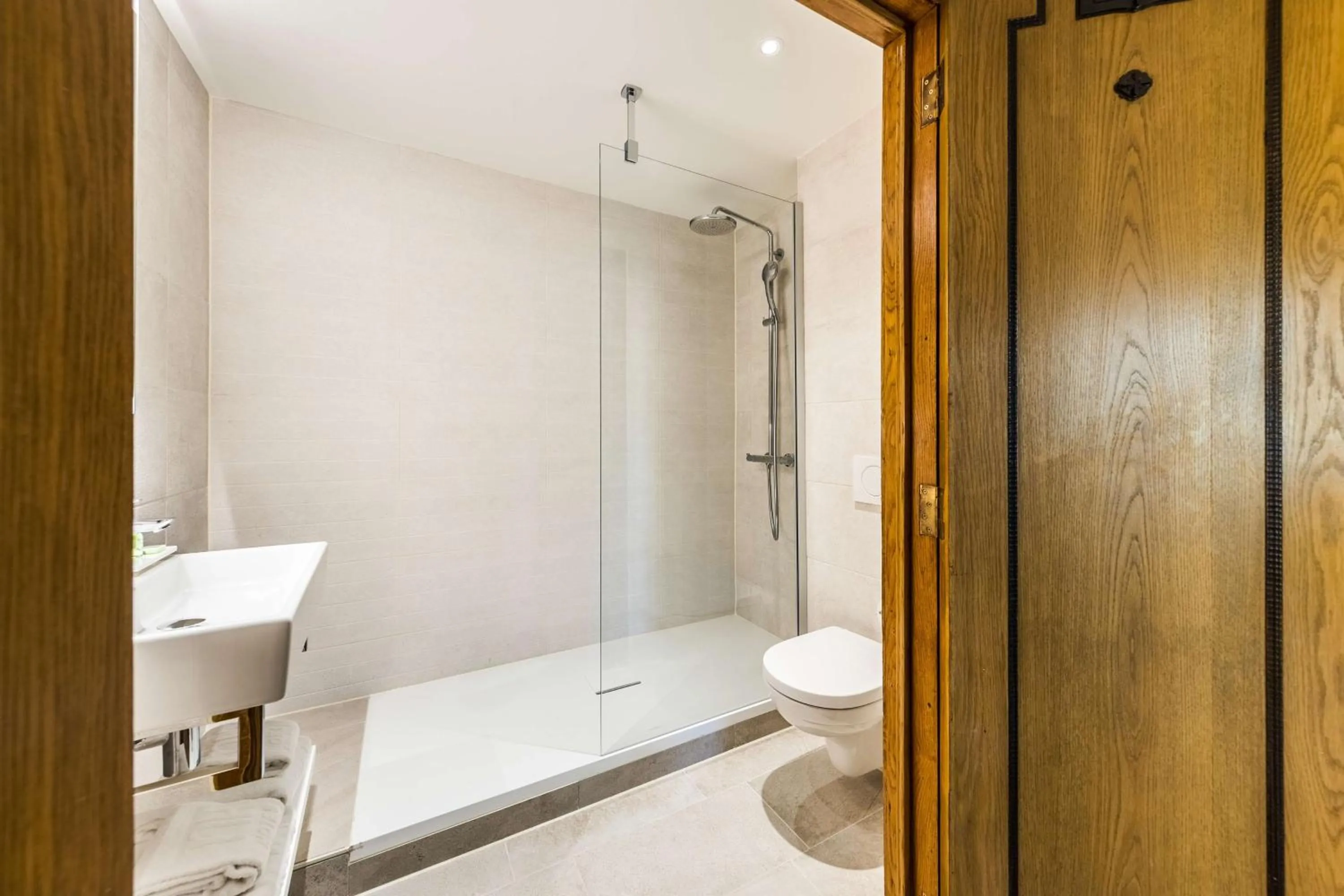 Bathroom in NH Amsterdam Schiller