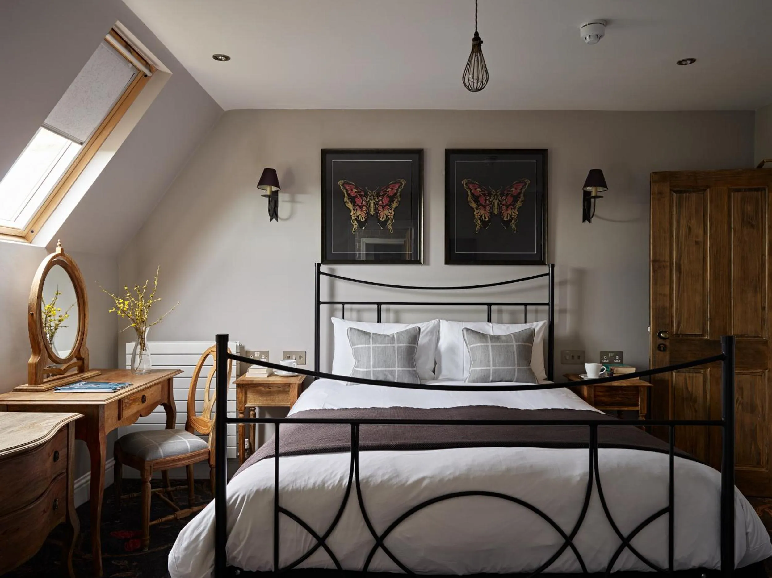 Bedroom, Bed in Cotswold Grange