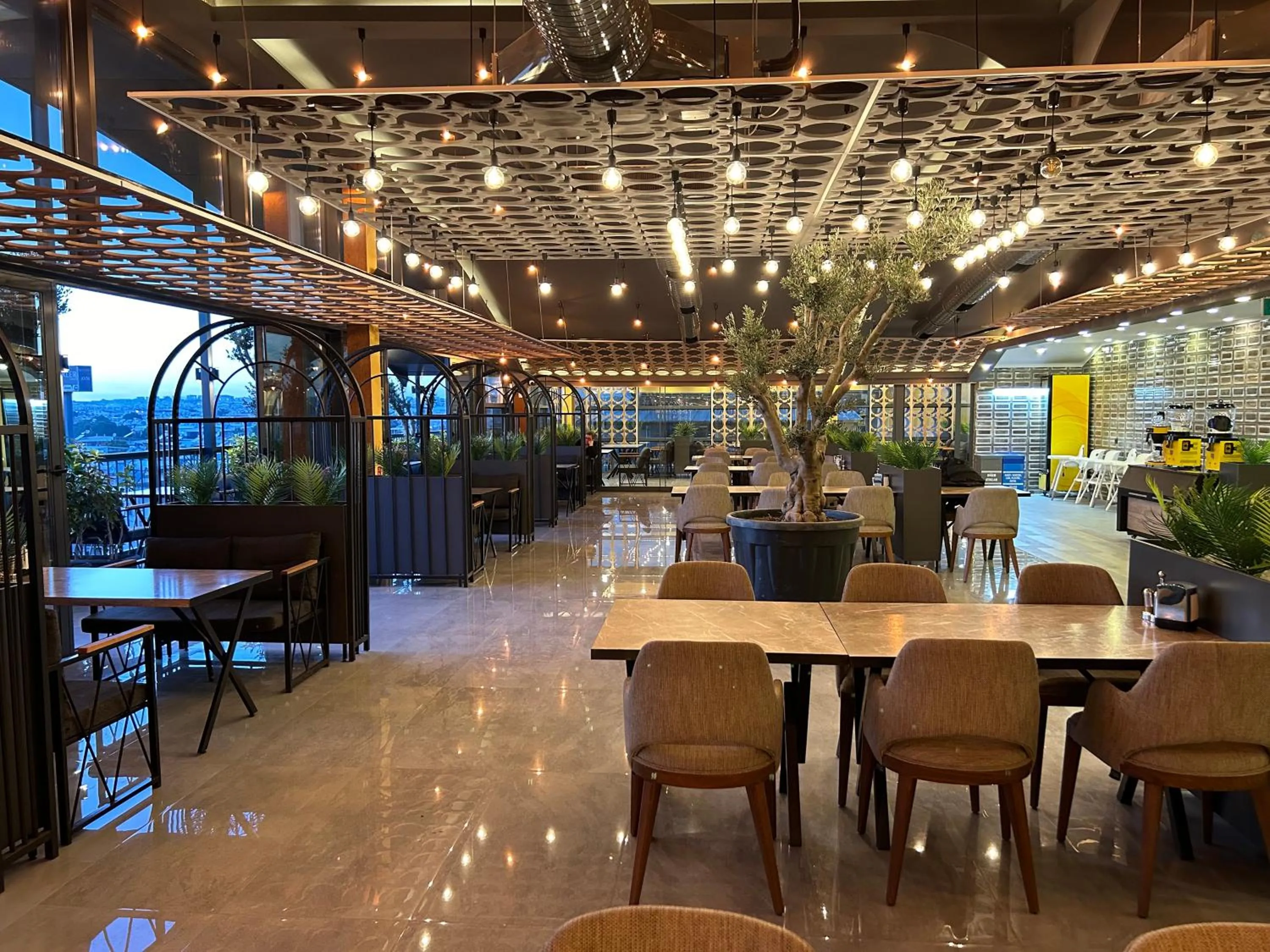 Restaurant/places to eat in 01 Nova Otel