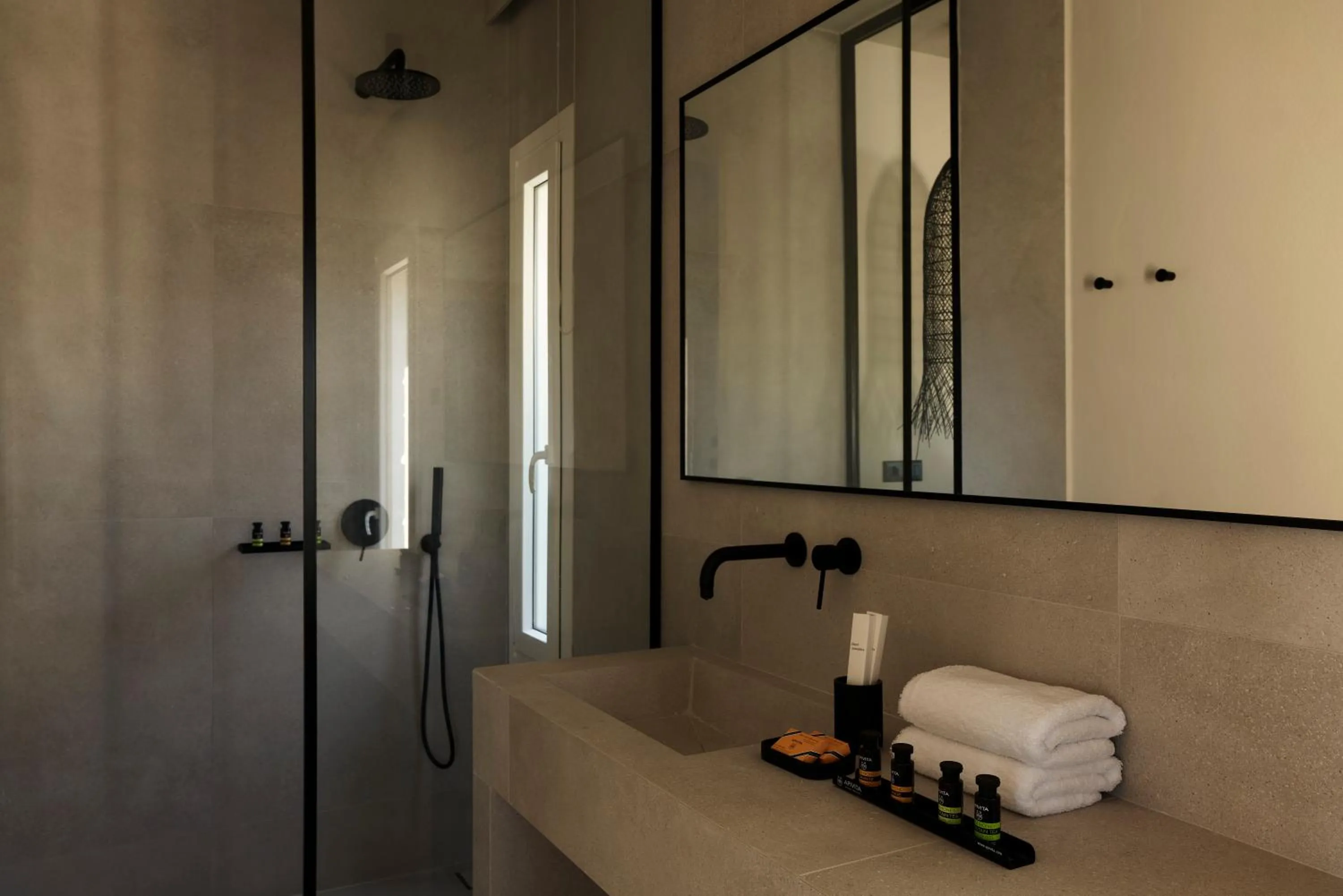 Bathroom in Naxian Rhapsody