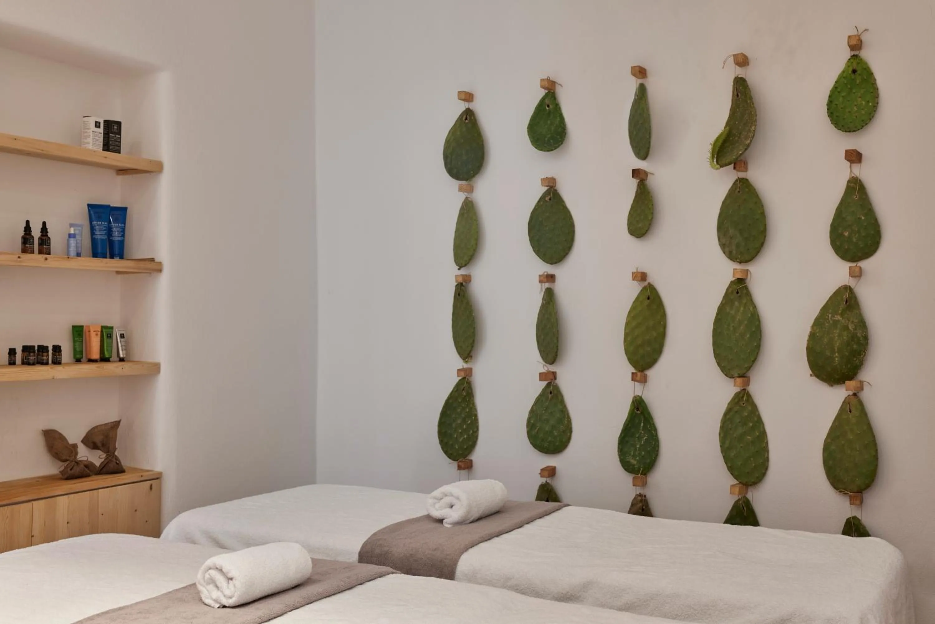 Massage, Bed in Naxian Rhapsody