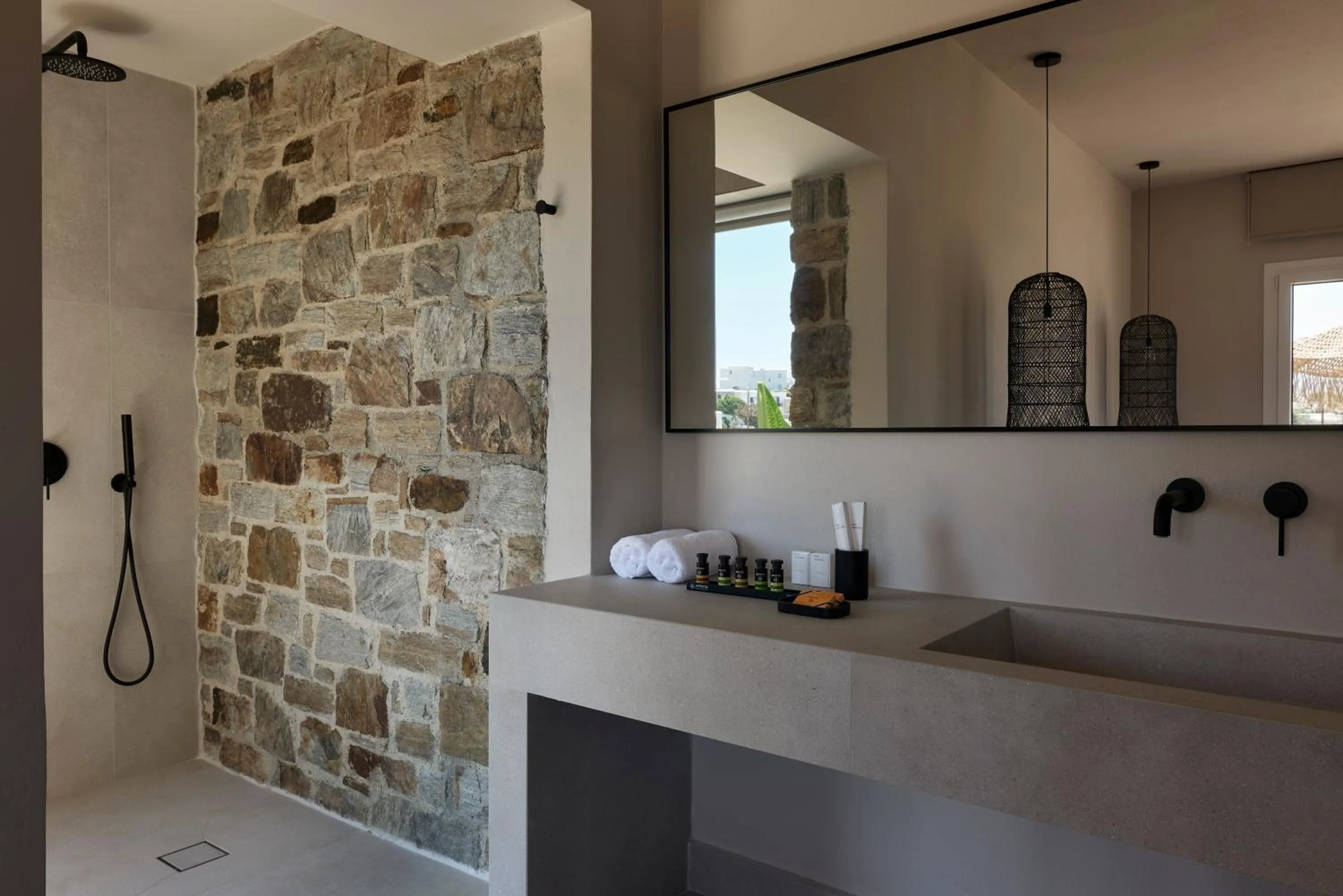 Bathroom in Naxian Rhapsody