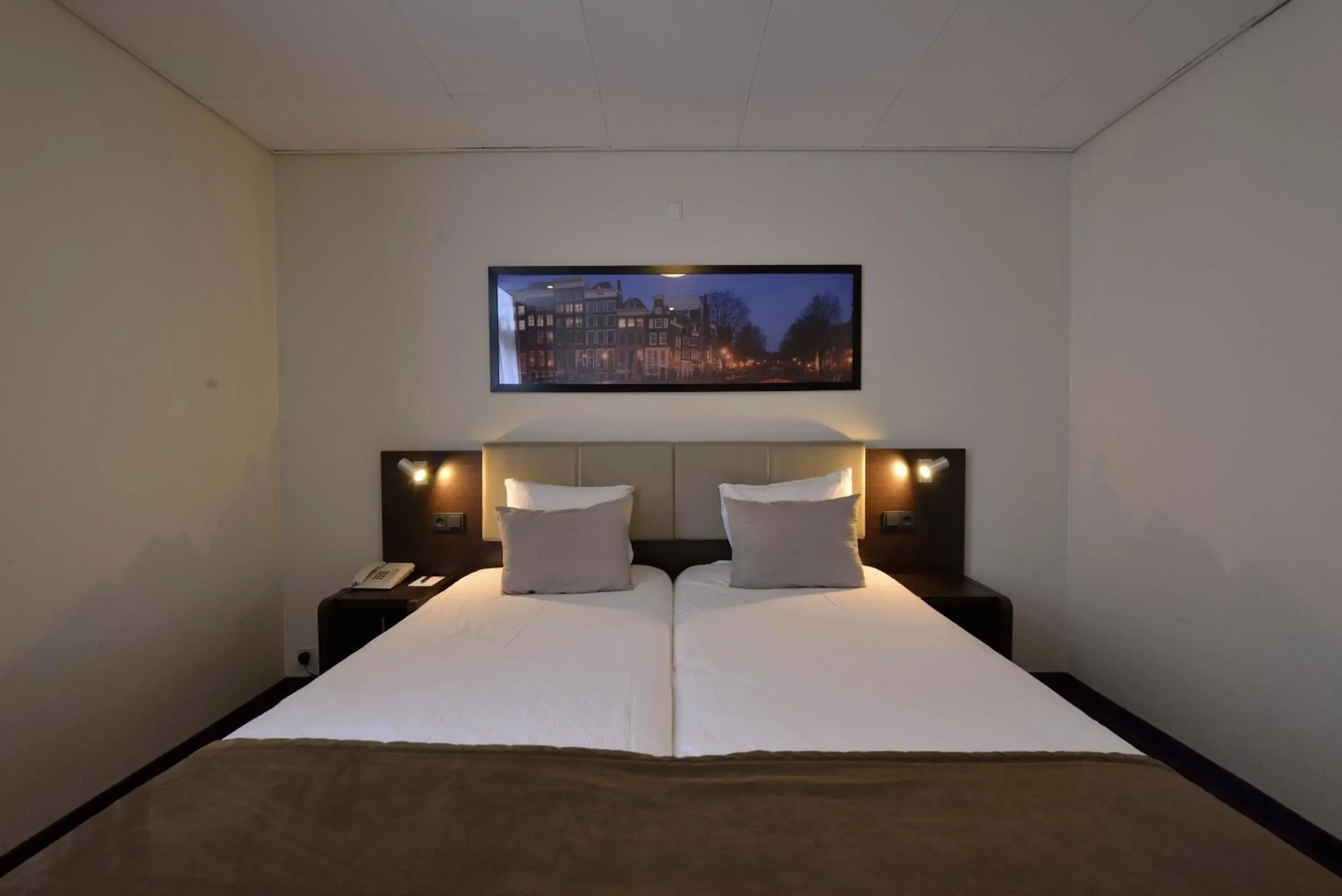 Bed in Best Western Dam Square Inn Bed in Best Western Dam Square Inn