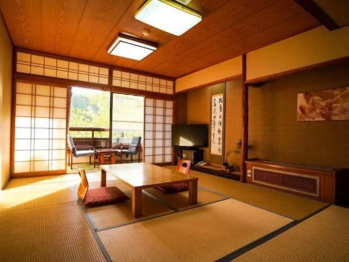 Photo of the whole room in Ryokan Misato