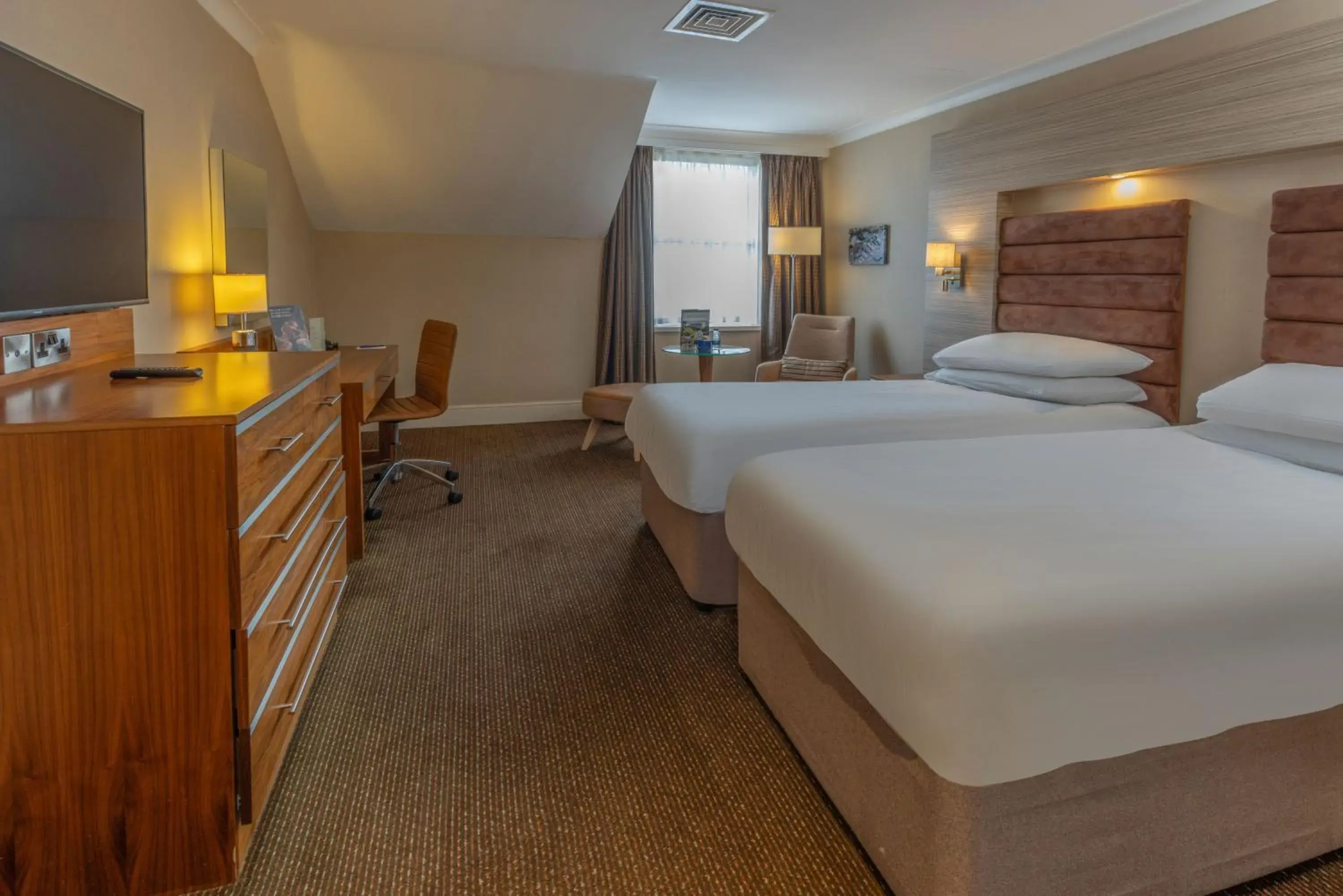 Superior Twin Room in Cheltenham Chase Hotel & Spa Superior Twin Room in Cheltenham Chase Hotel & Spa