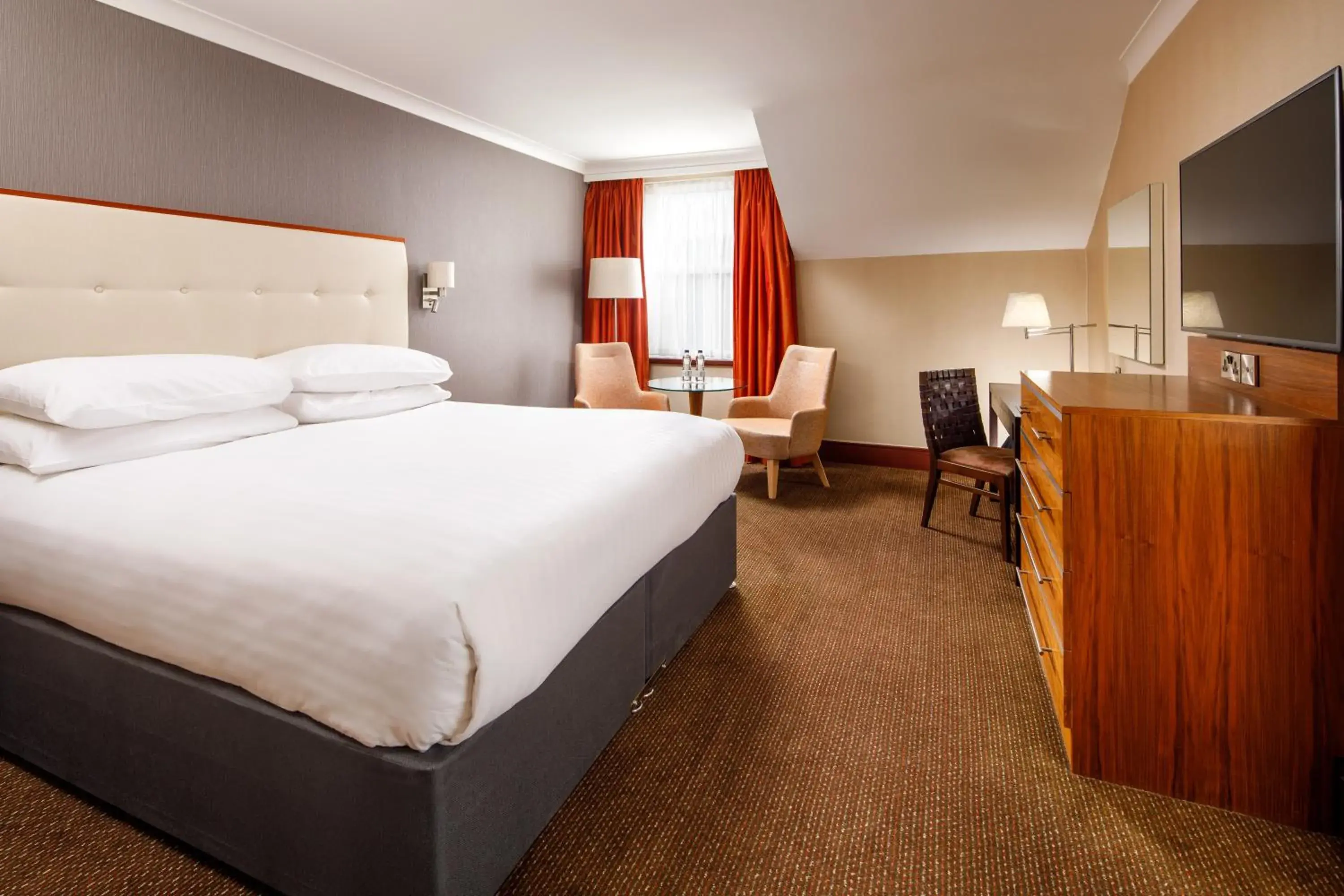 Superior King Room with View in Delta Hotels by Marriott Cheltenham Chase Superior King Room with View in Delta Hotels by Marriott Cheltenham Chase