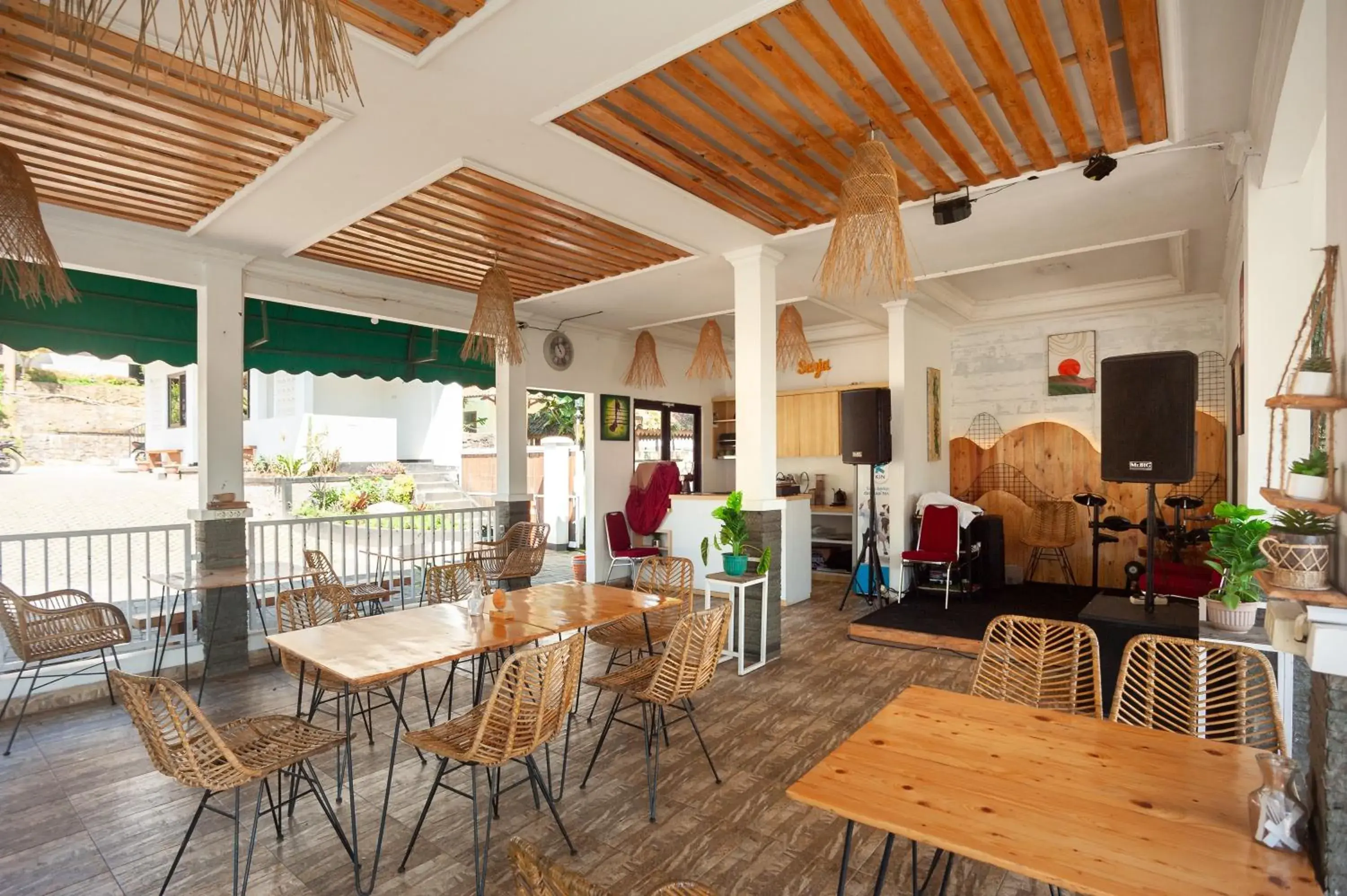 Property building in Urbanview Resort Syariah Khansa Cisarua Puncak by RedDoorz Property building in Urbanview Resort Syariah Khansa Cisarua Puncak by RedDoorz