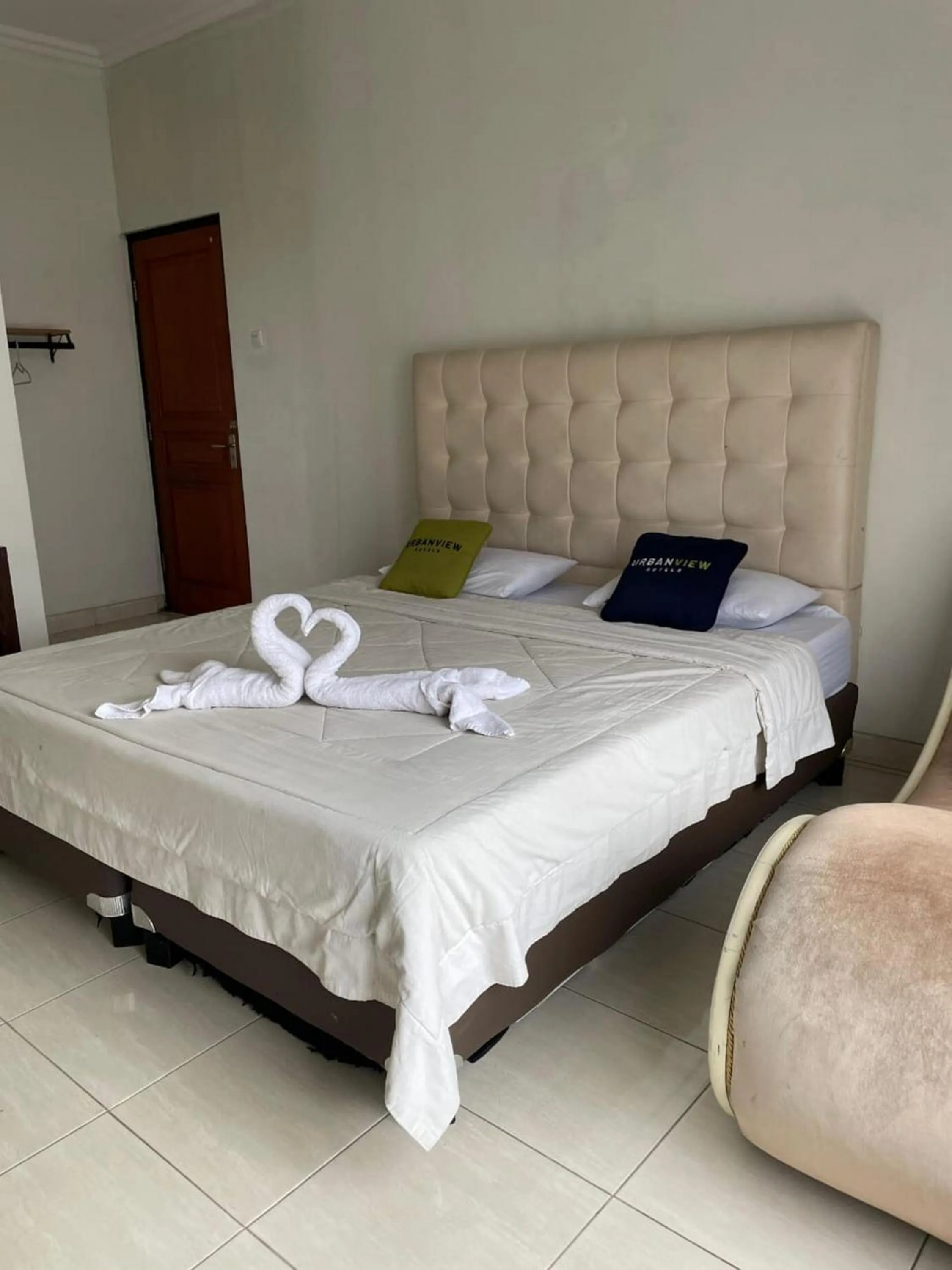 Bedroom, Bed in Urbanview Resort Syariah Khansa Cisarua Puncak by RedDoorz