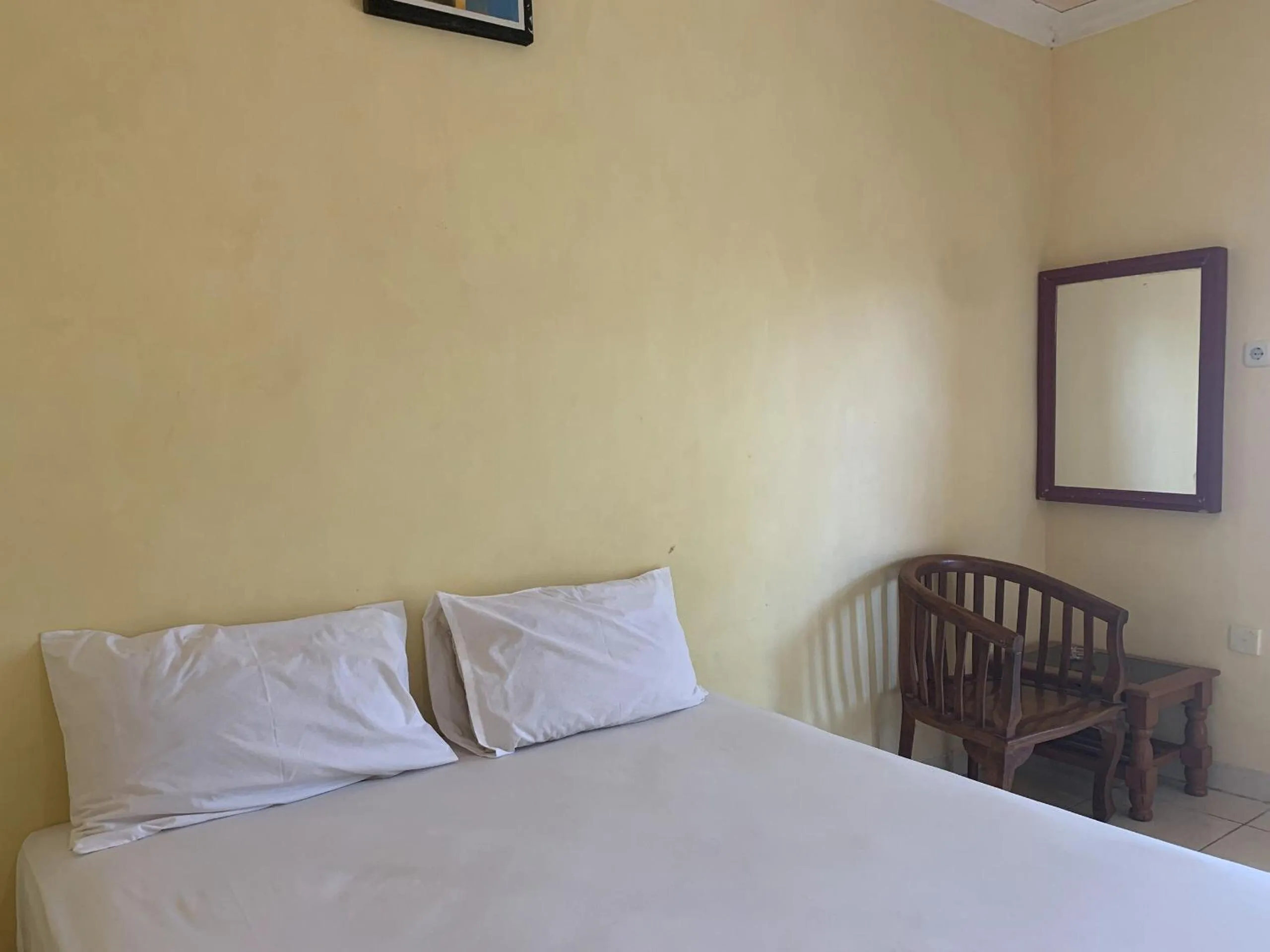 Bedroom, Bed in Hotel O Wisma Phinisi Syariah Near Mall of Pinrang Sejahtera