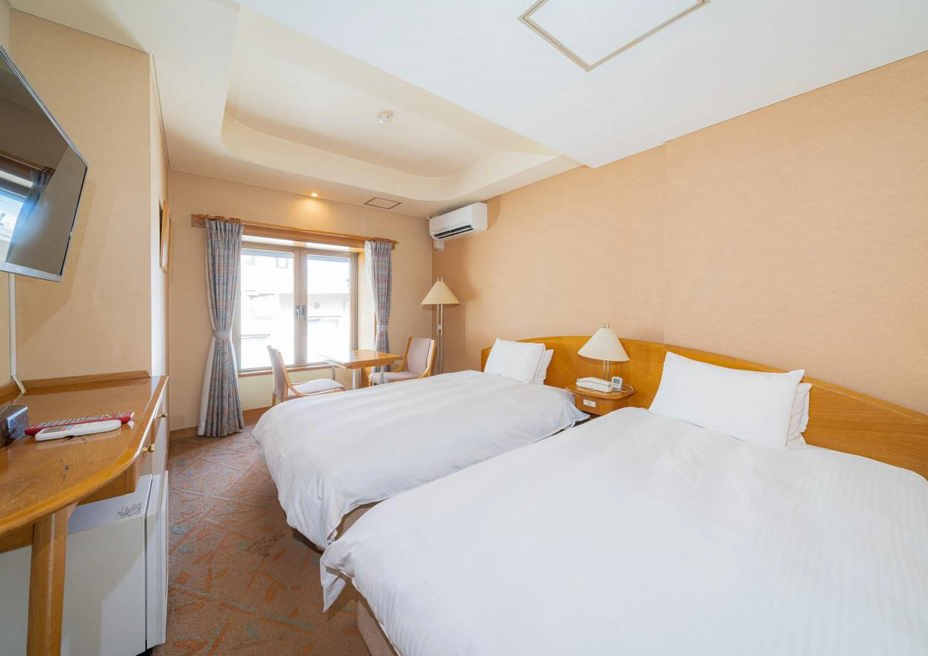 Photo of the whole room, Bed in Saka no Hotel Tretio Ochanomizu