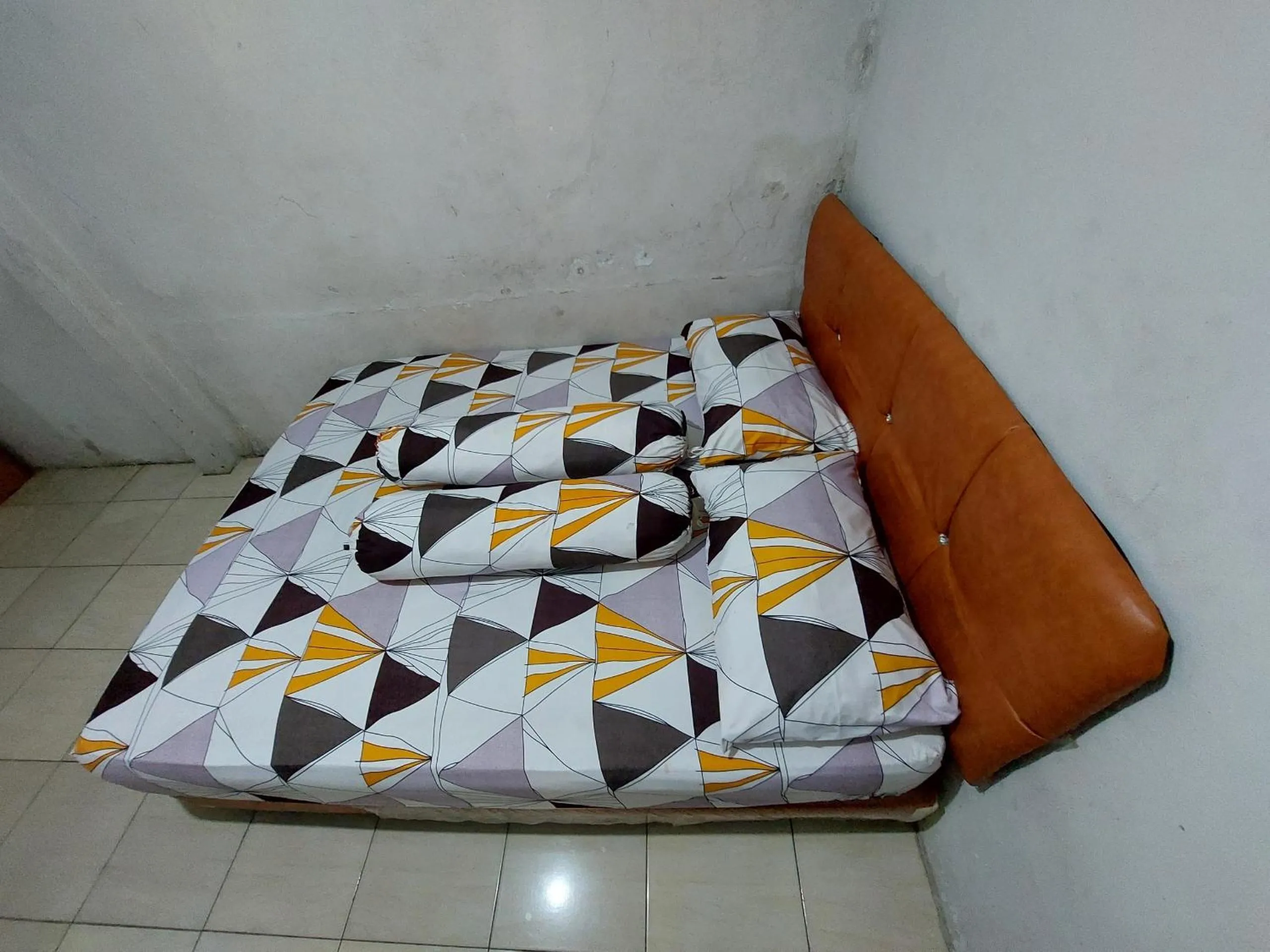 Bedroom, Bed in SPOT ON 92777 Leheran Homestay