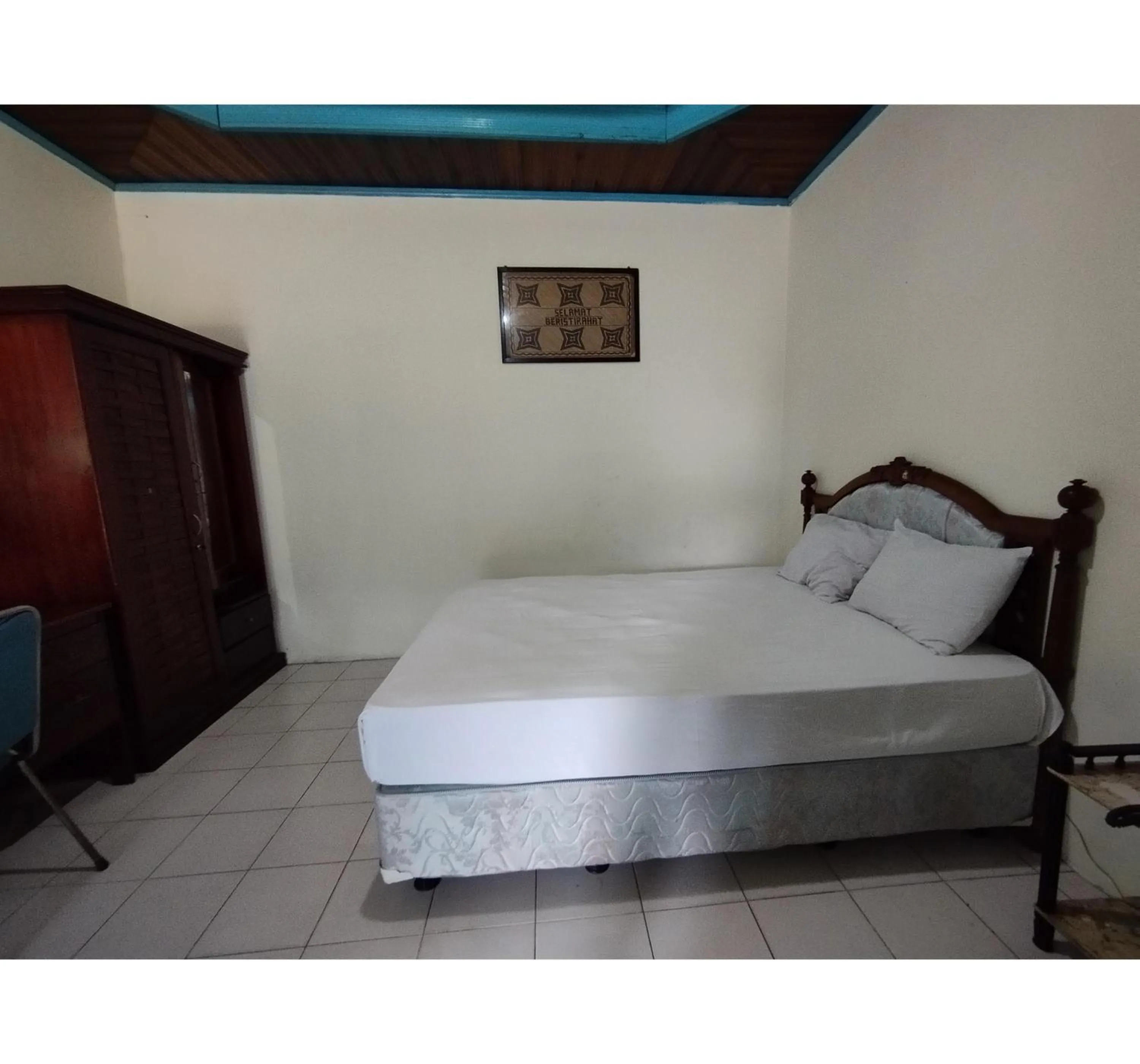 Bedroom, Bed in Hotel O Wisma Bunda Syariah Near Man Pinrang
