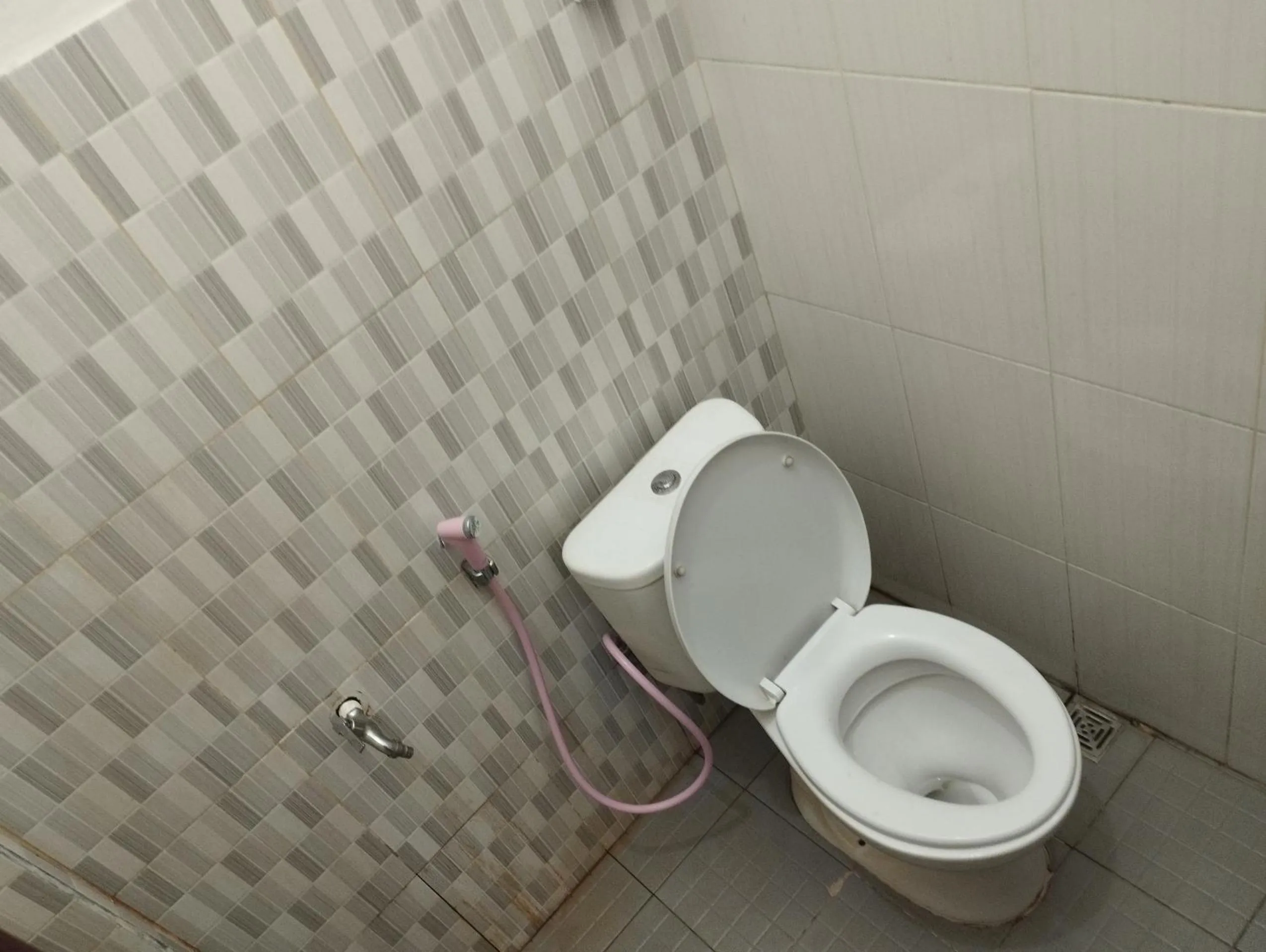 Bathroom in Hotel O Wisma Bunda Syariah Near Man Pinrang