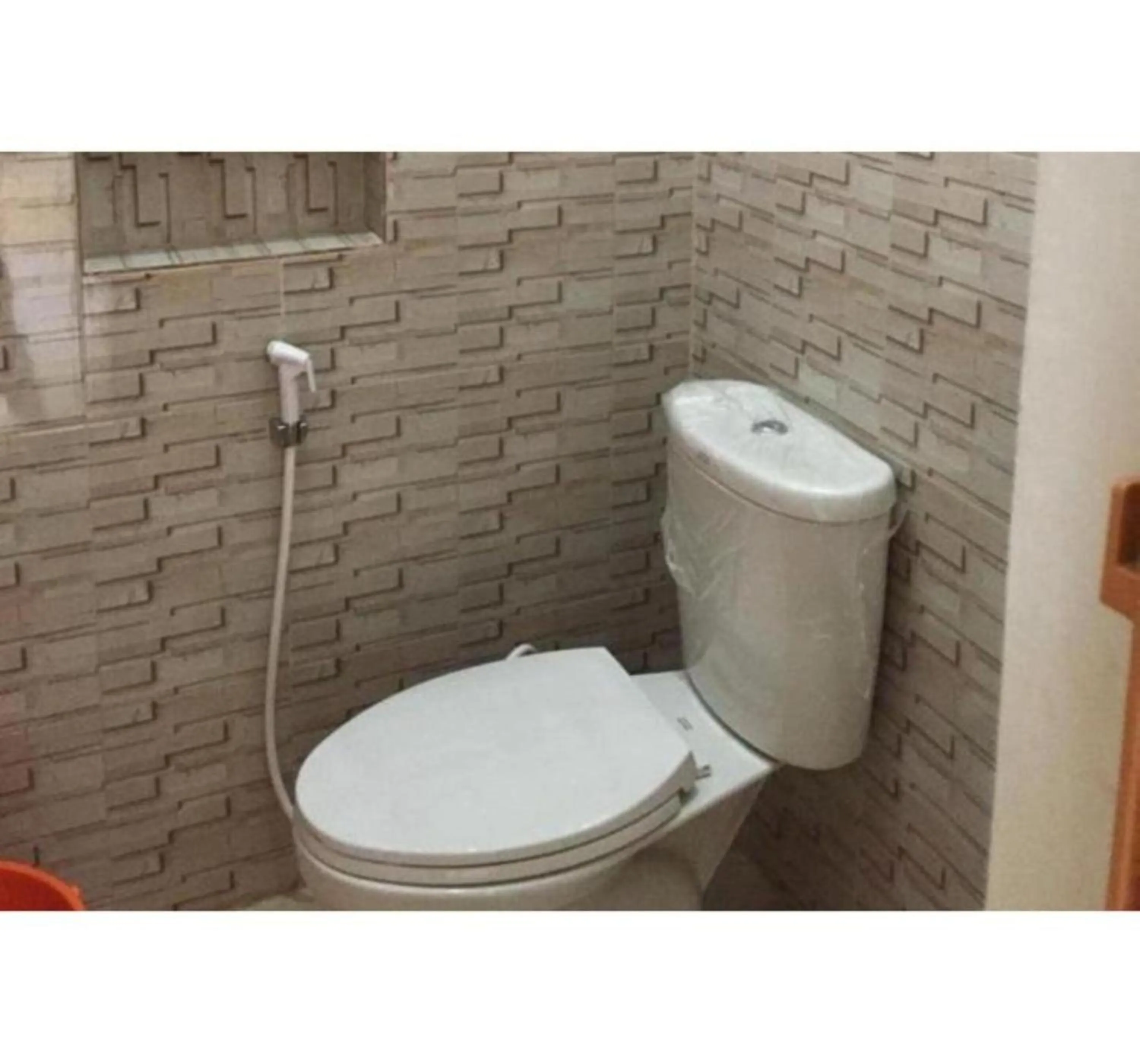 Bathroom in Hotel O Rumah Massagena Syariah Near Gedung Olahraga Enrekang