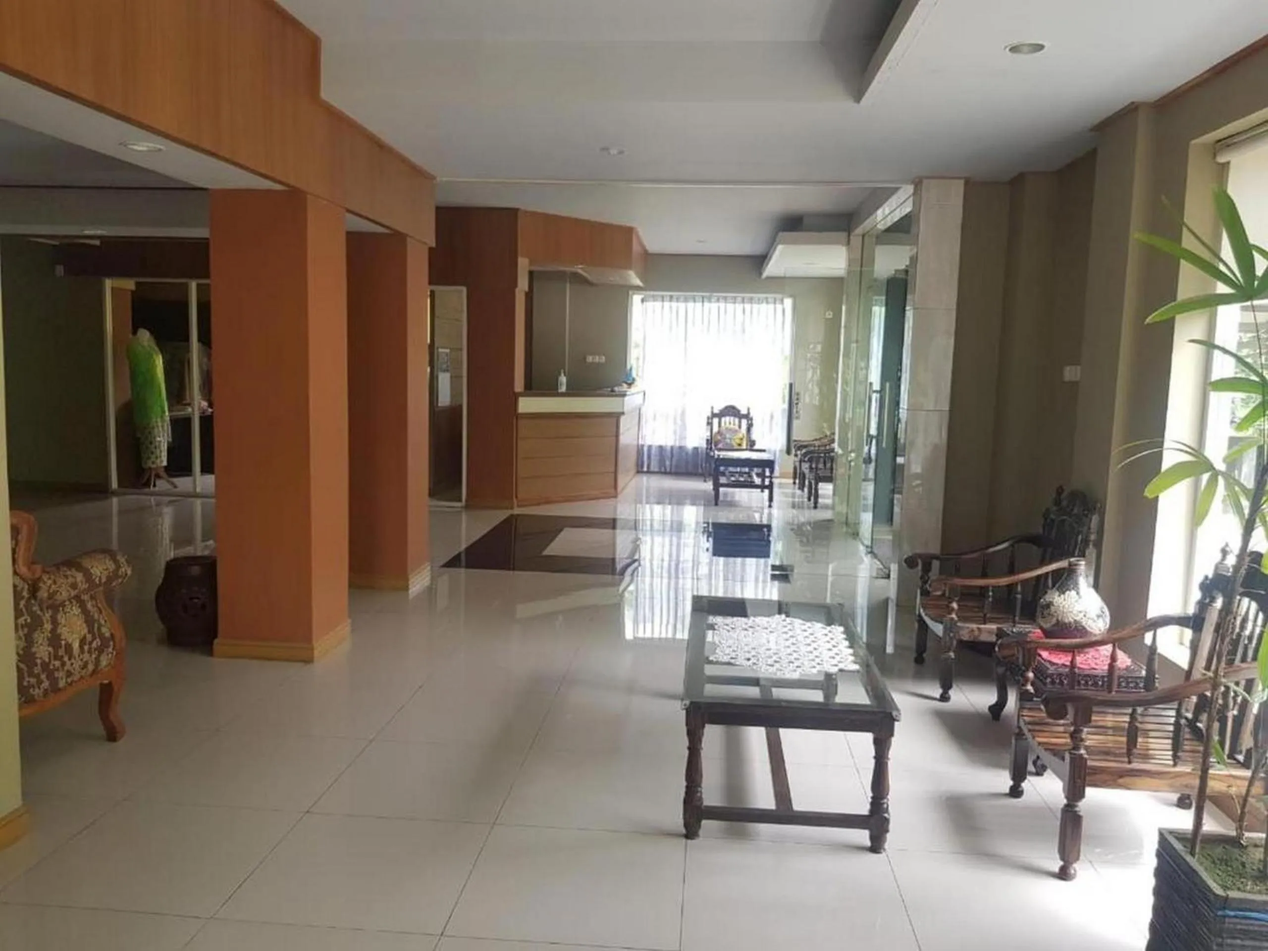 Lobby or reception in Hotel O Rumah Massagena Syariah Near Gedung Olahraga Enrekang