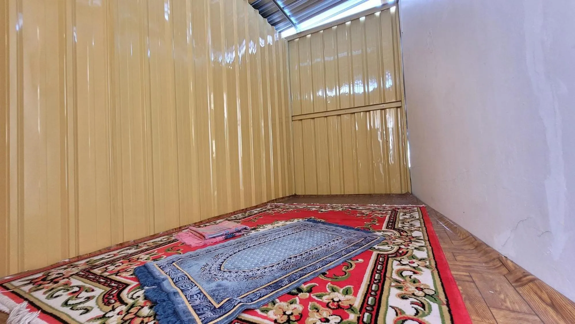 Property building in Urbanview Le Reno Inn Wirobrajan by RedDoorz