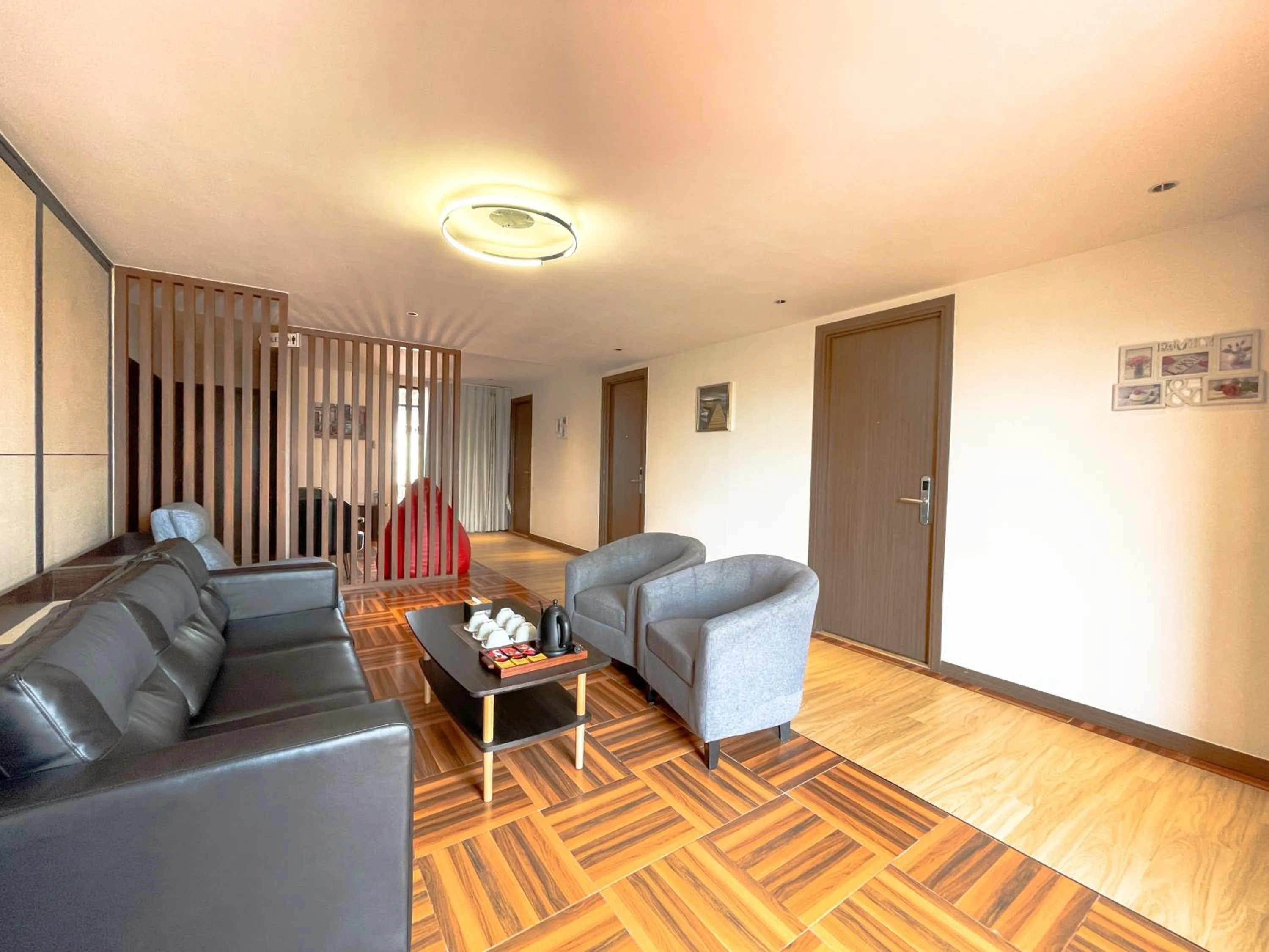 Guests in Riverside Hotel