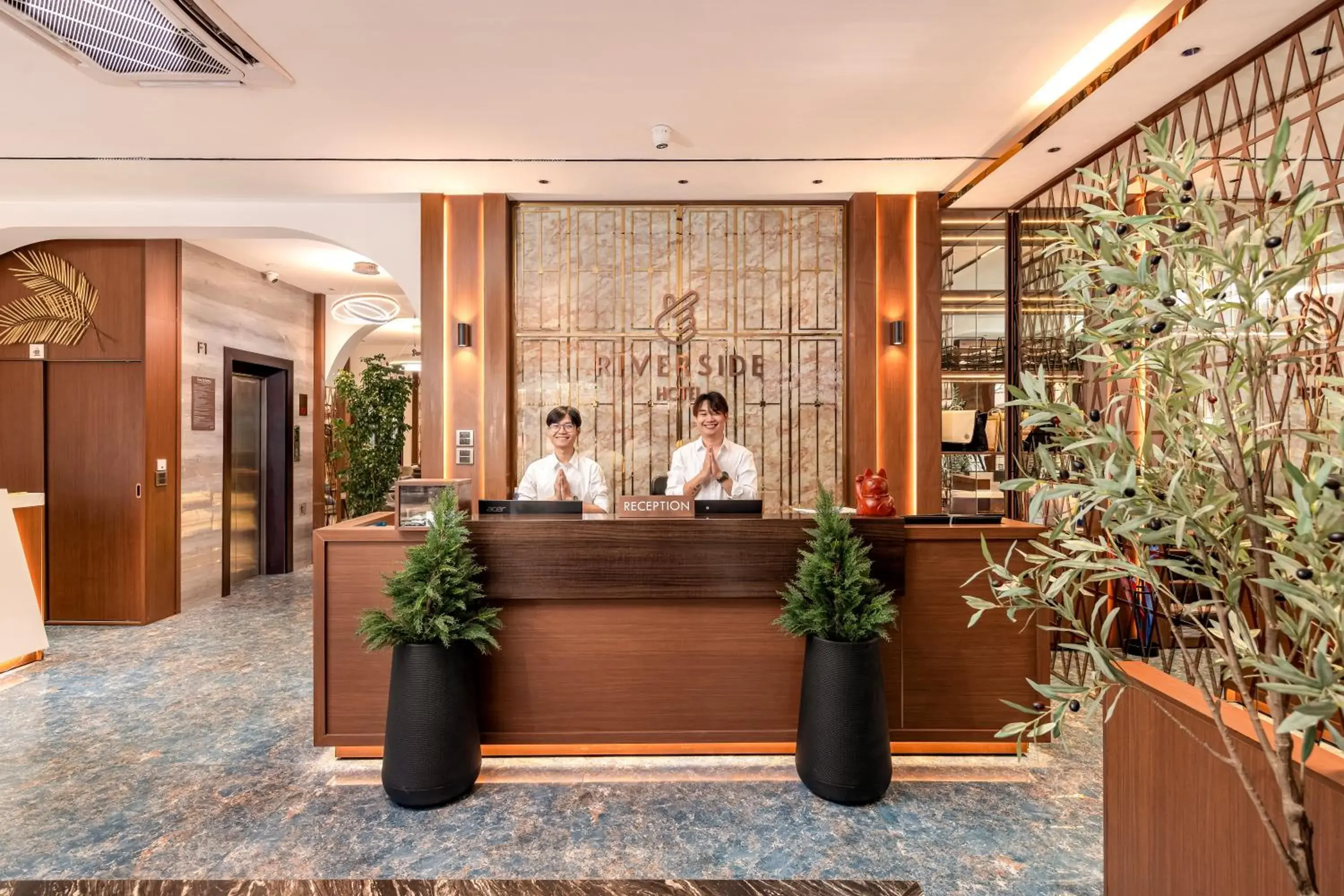 Property building in Riverside Hotel Property building in Riverside Hotel