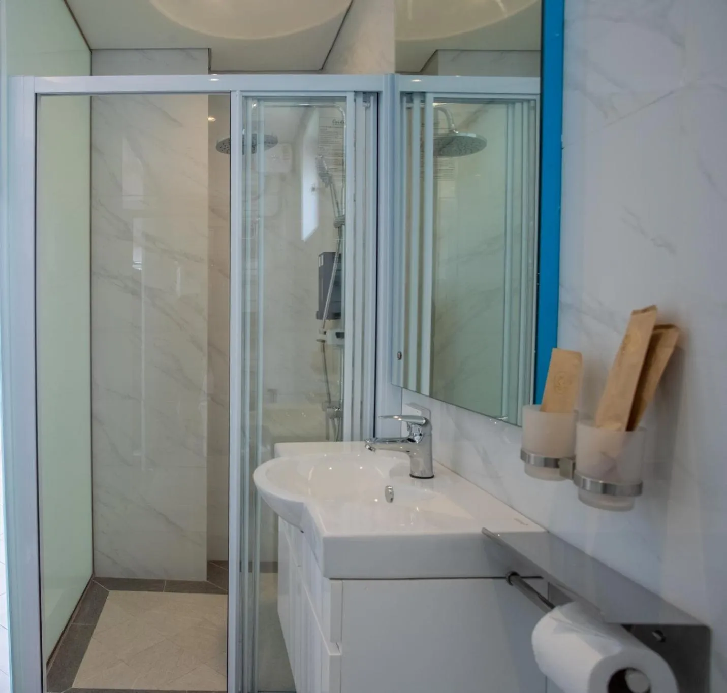 Bathroom in Riverside Hotel