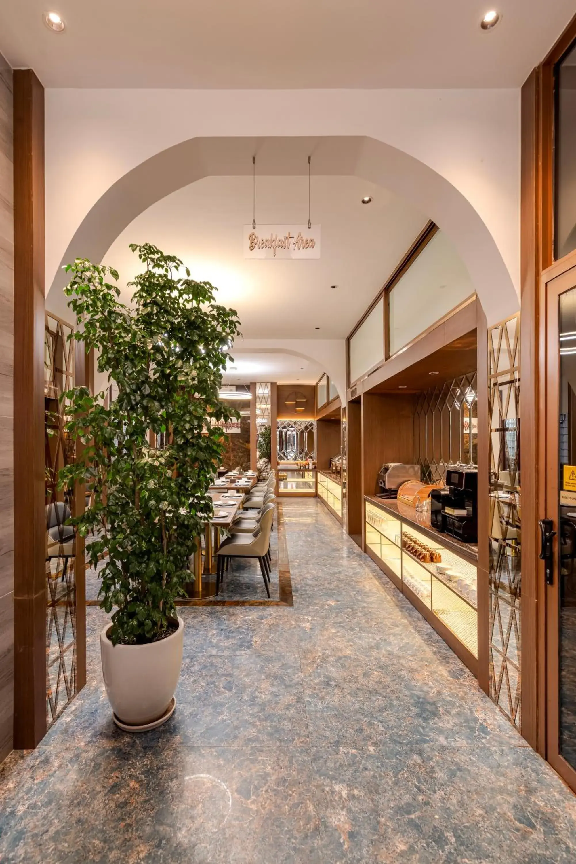 Restaurant/places to eat in Riverside Hotel Restaurant/places to eat in Riverside Hotel