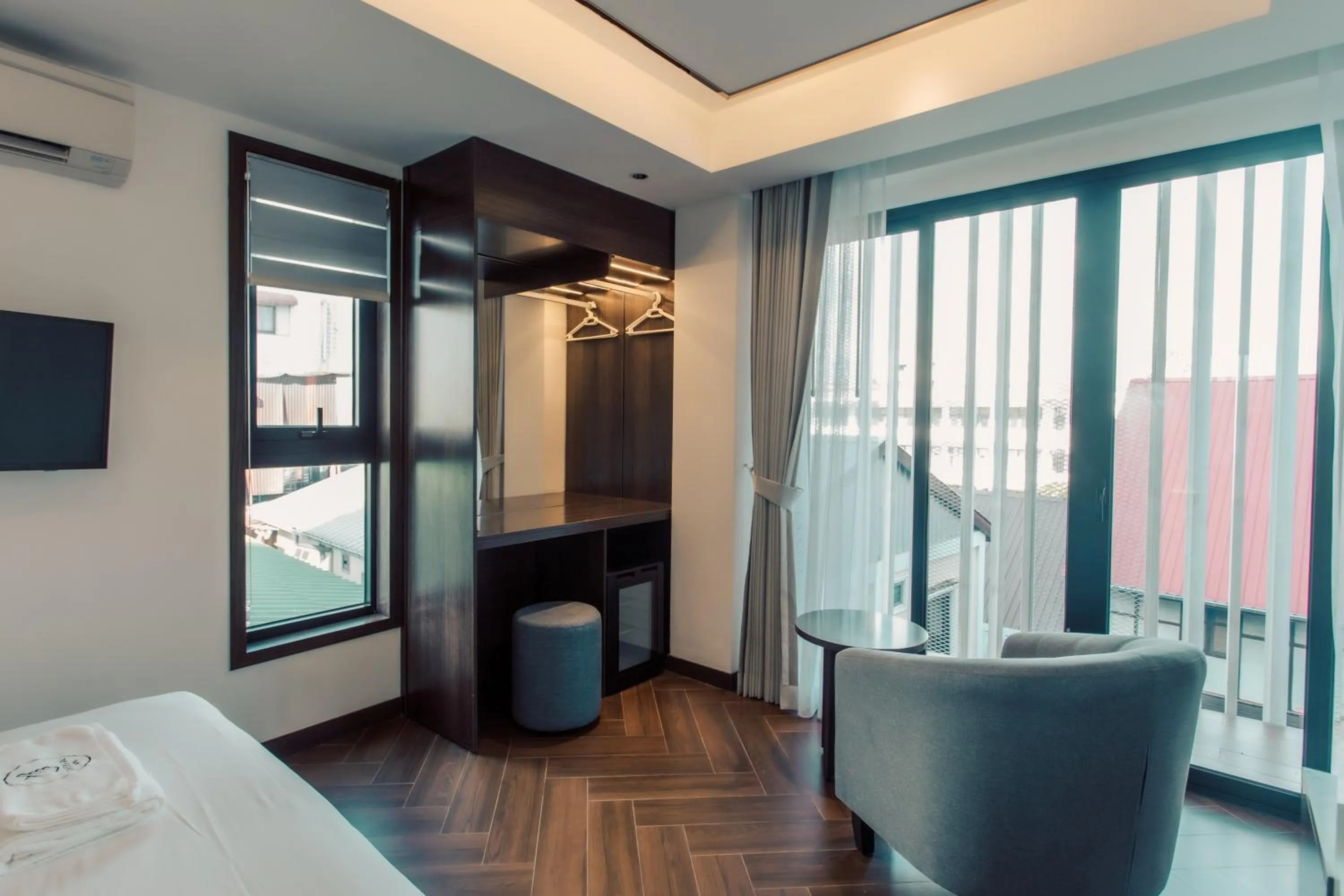 TV and multimedia, Bed in Riverside Hotel