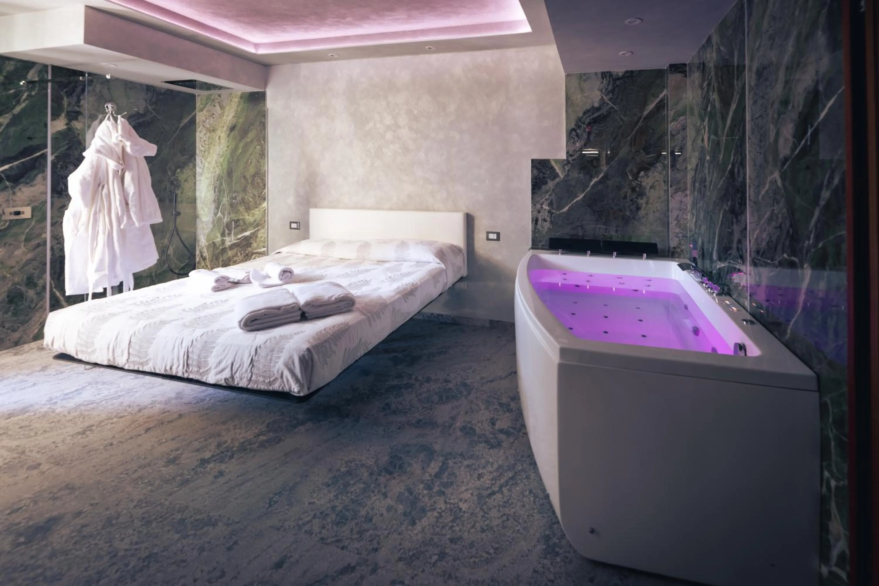 Bed in garda fantasy paradise silver o gold