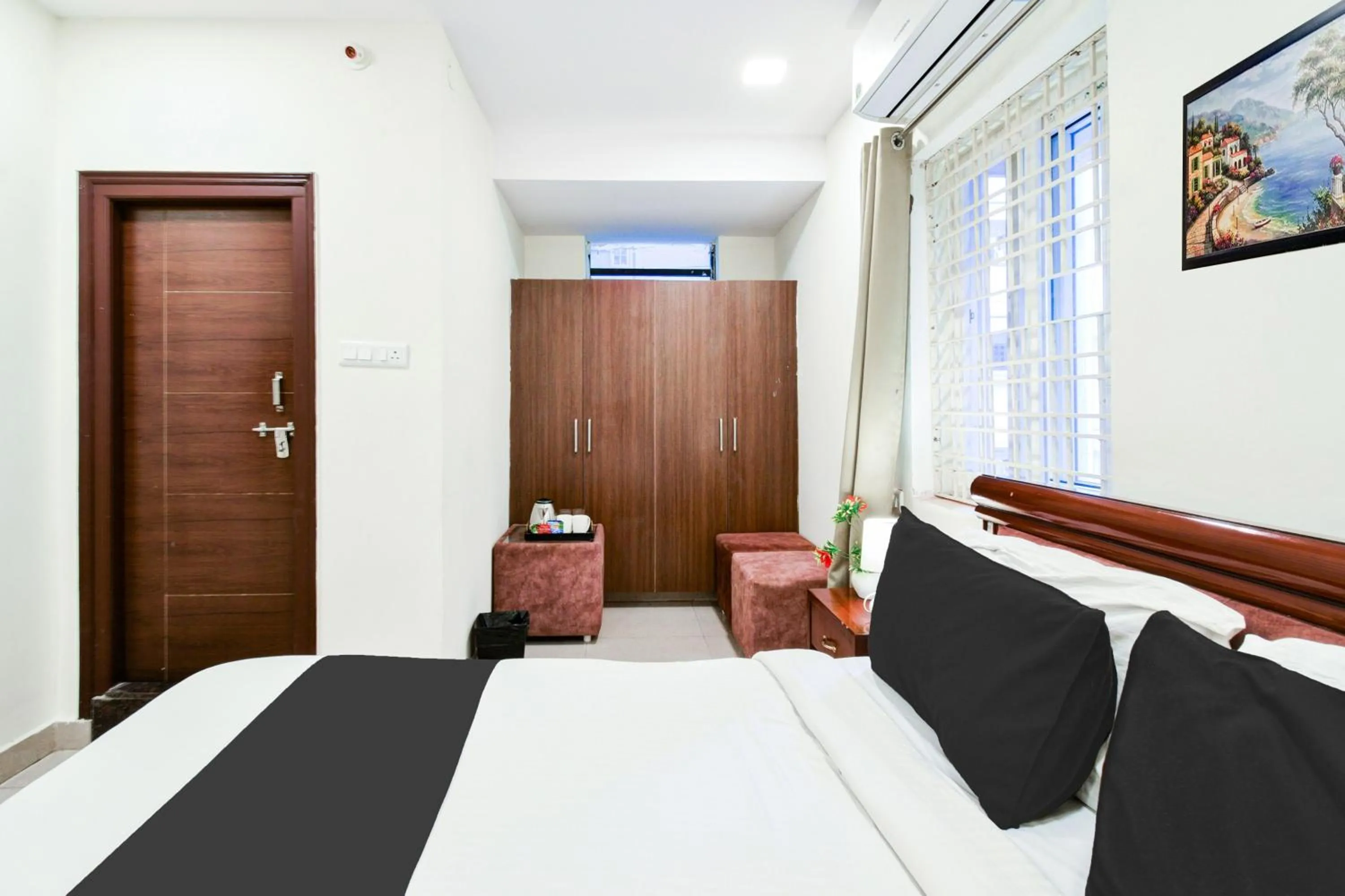 Bedroom, Bed in Super Collection O Madhapur