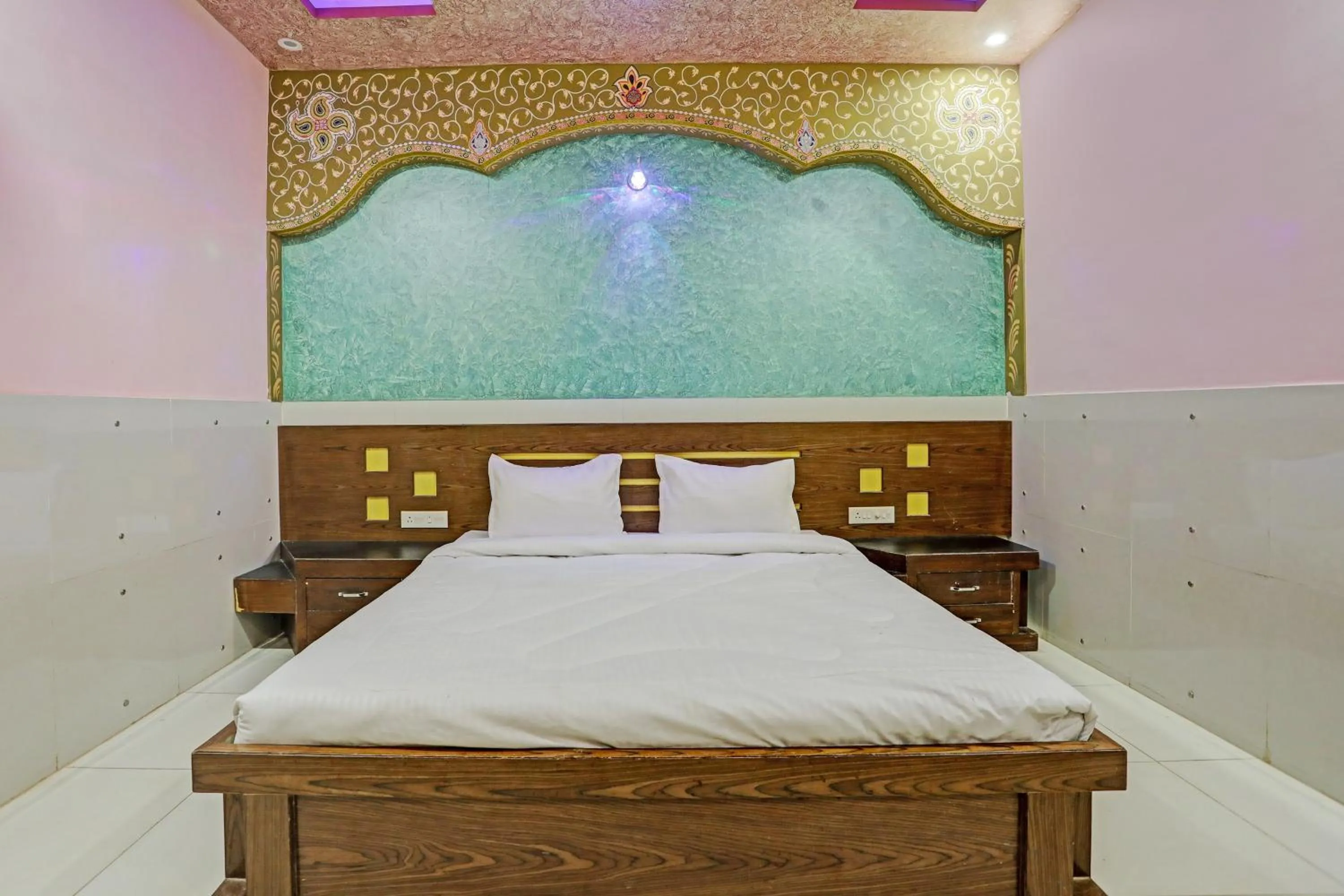 Bedroom in Collection O MG Hotel & Resturant