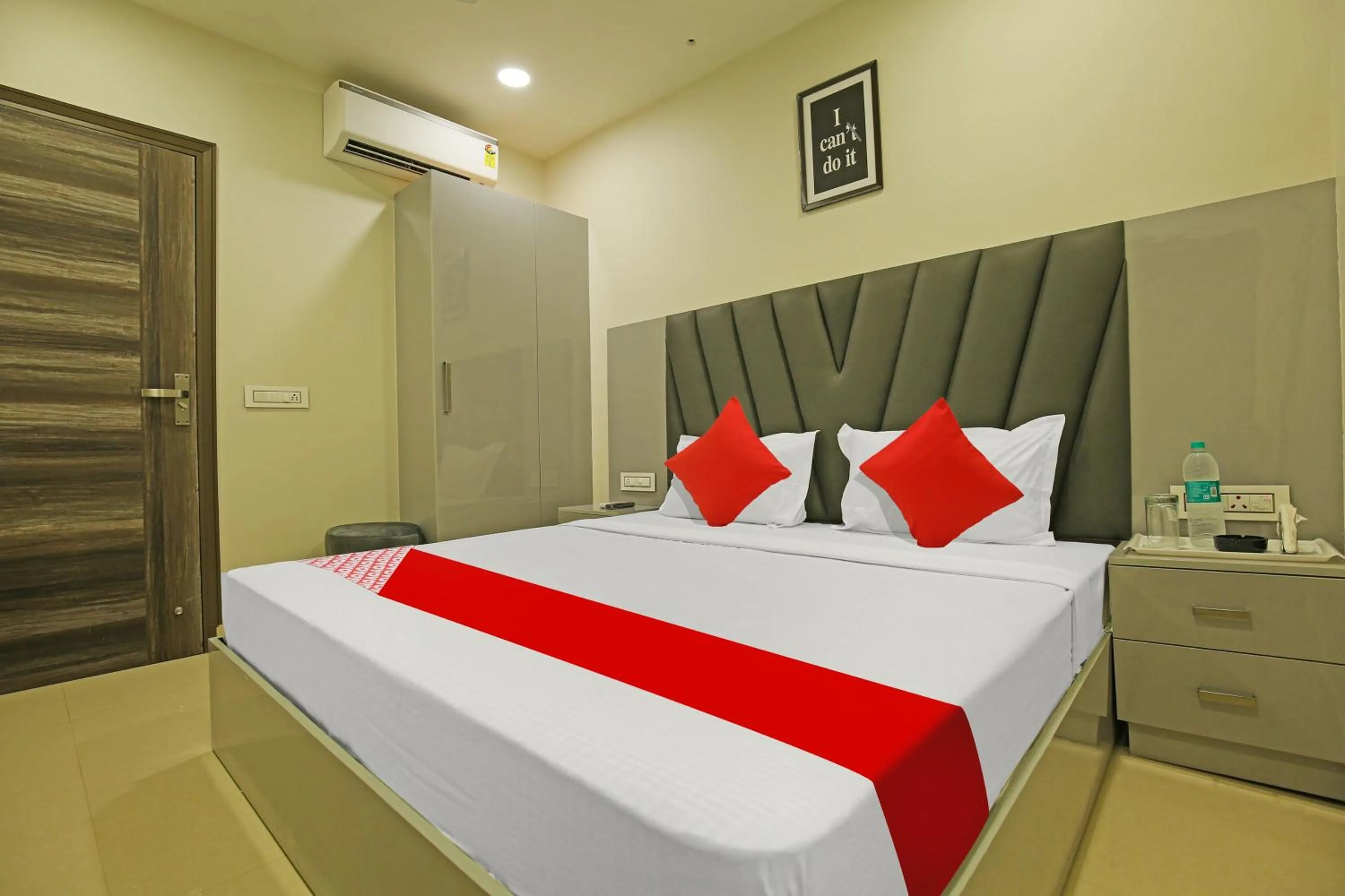 Facade/entrance in Hotel O Grand Inn