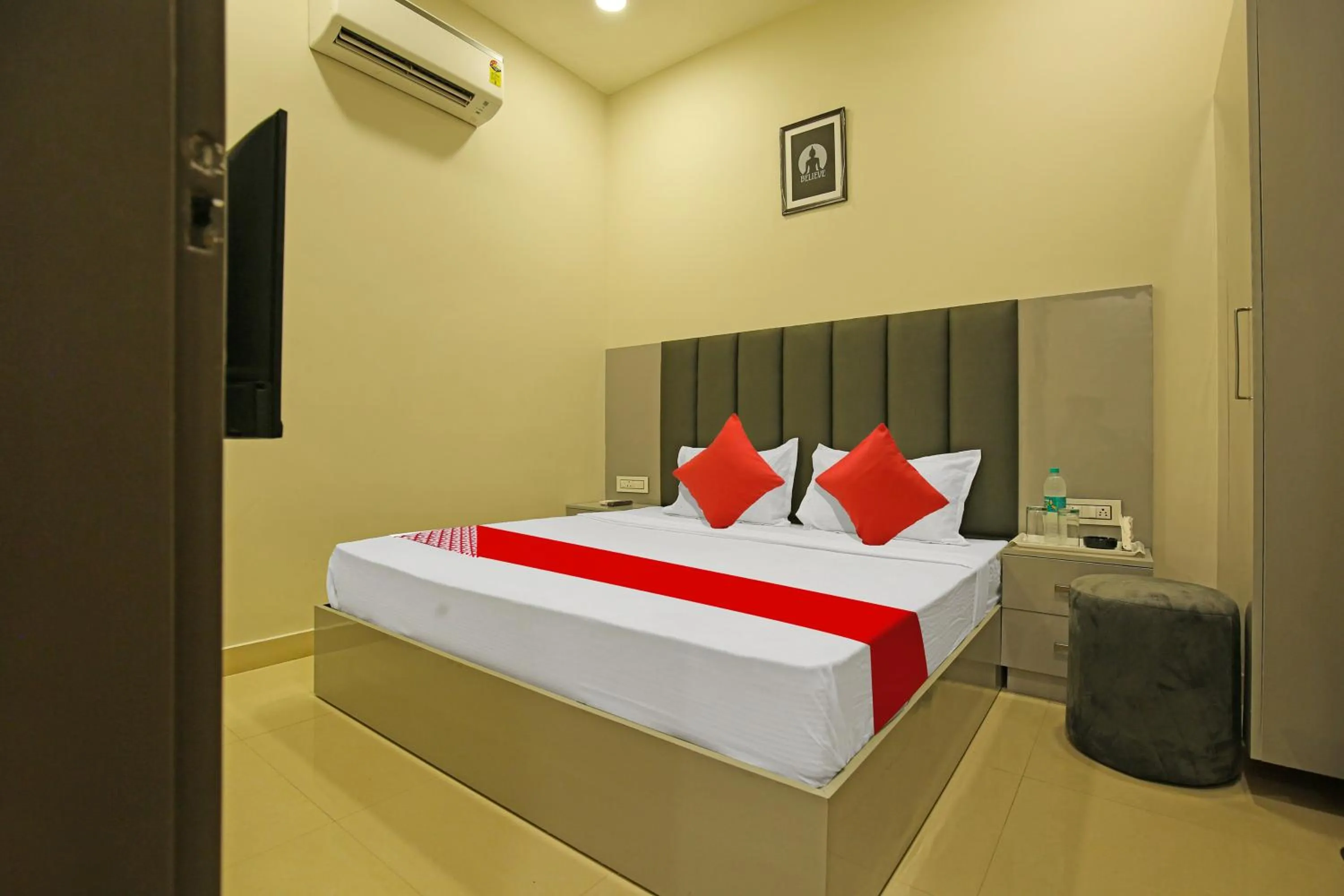 Lobby or reception in Hotel O Grand Inn