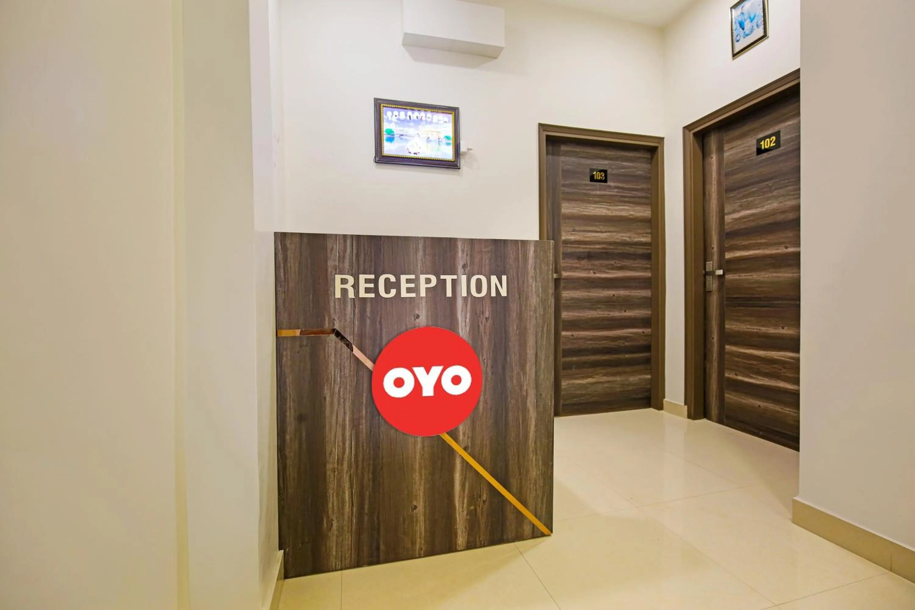 Lobby or reception in Hotel O Grand Inn