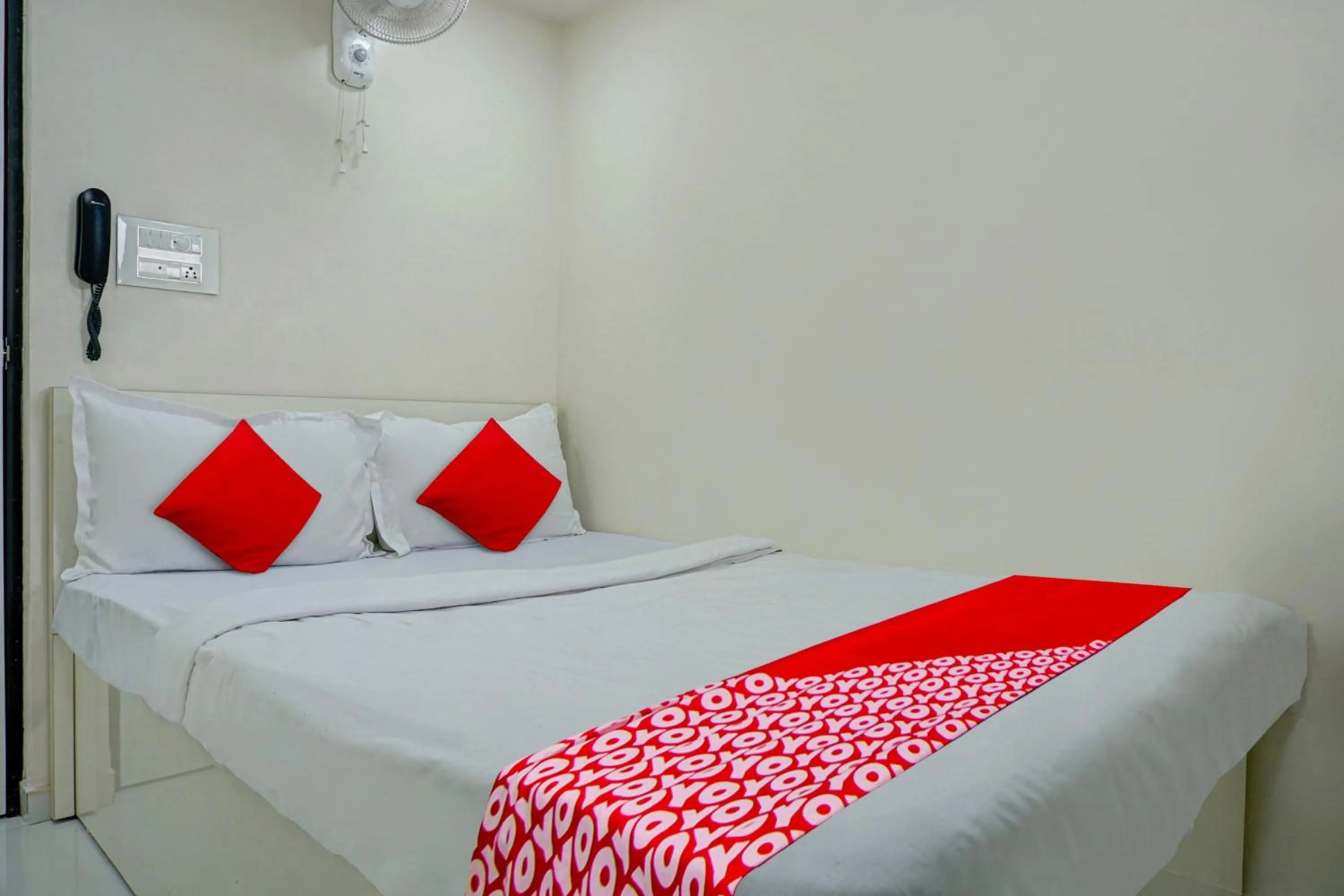 Bedroom, Bed in Hotel O Happy Homely Stay