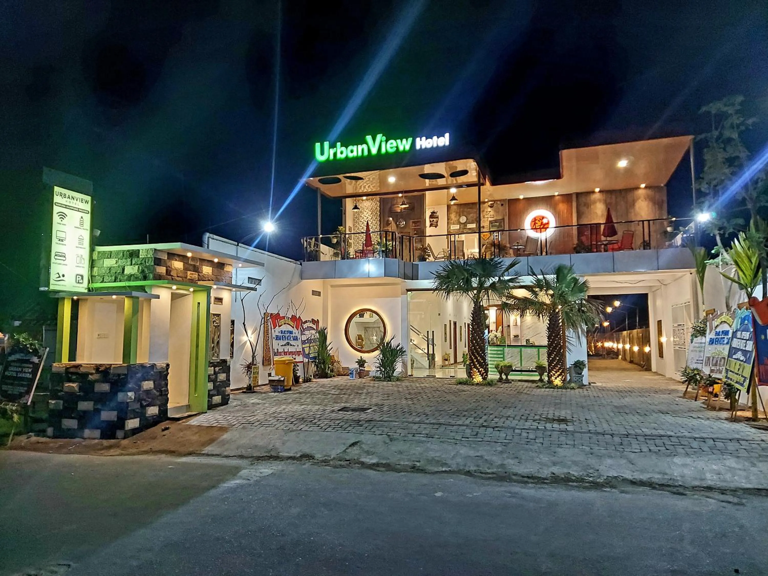 Property building in Urbanview Hotel Sakura Kampung Inggris Pare by RedDoorz